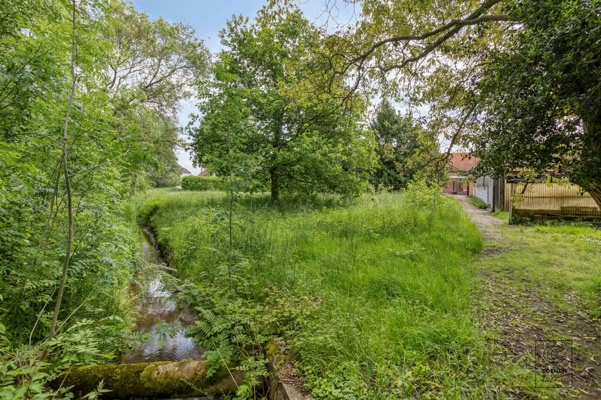 Zeer ruime HOB met schitterende tuin op een toplocatie foto 34