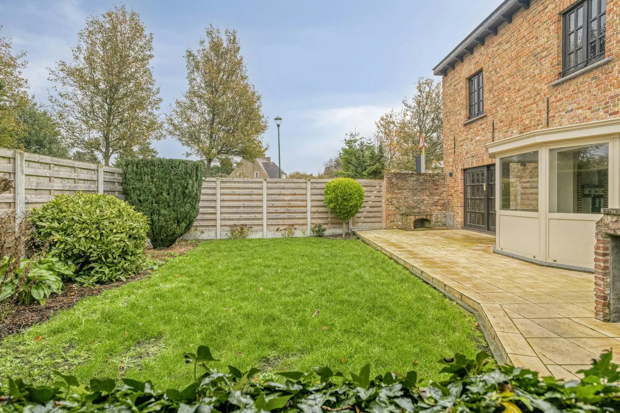 Huis met 2-3 slaapkamers, garage en loods (180m²) in Assebroek  foto 17