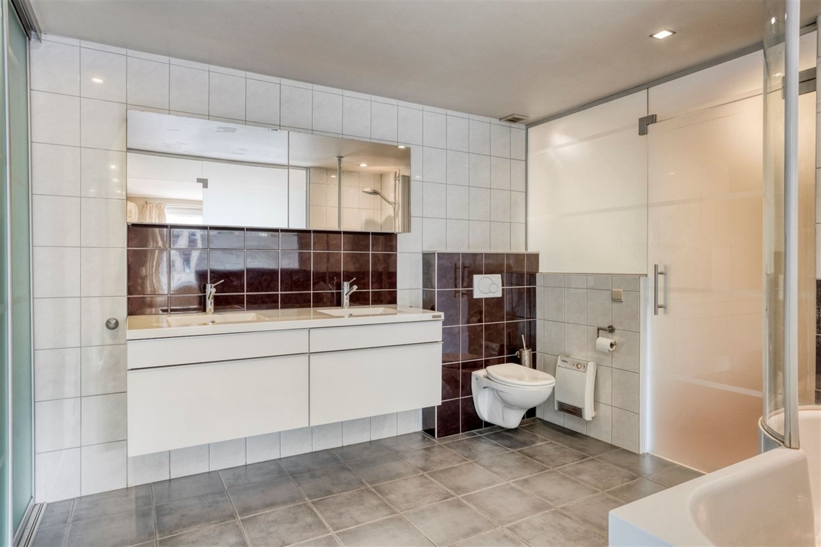 2 slpk appartement met terras en autostaanplaats foto 23