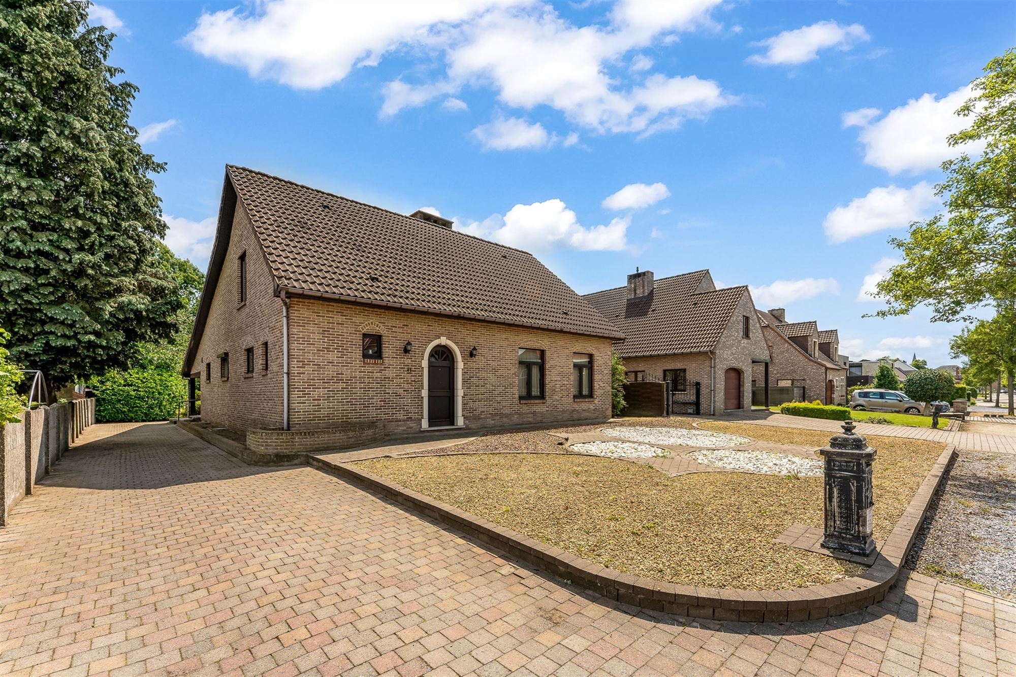 ZEER RUIME WONING (380M²) MET 4 SLAAPKAMERS GELEGEN OP EEN ZONNIG GEORIËNTEERD PERCEEL VAN 12A70CA TE BEVERLO foto 31