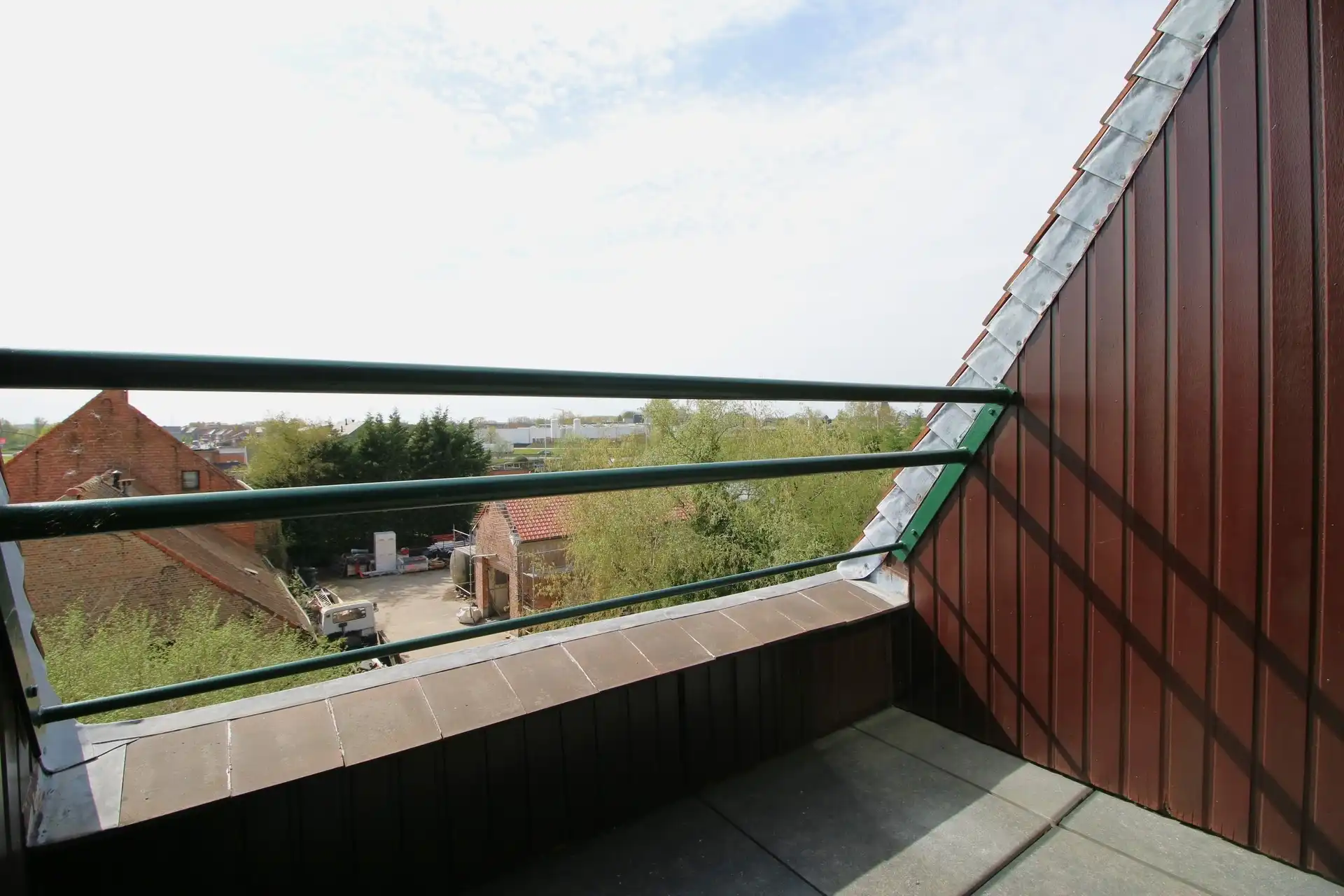 Ruim appartement op 3de verdieping met 2 garages foto 23