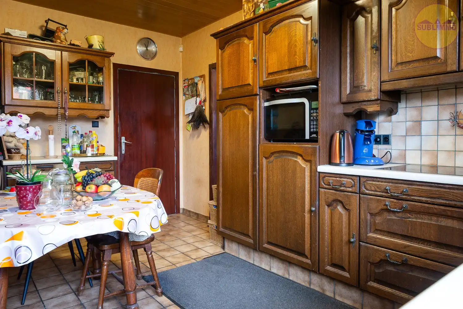 Ruime gelijkvloerse woning met 4 slaapkamers op een perceel van 554m². foto 6