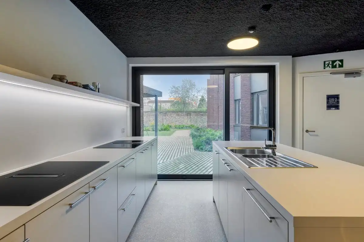 Studentenkamer te koop in centrum Kortrijk! foto 7