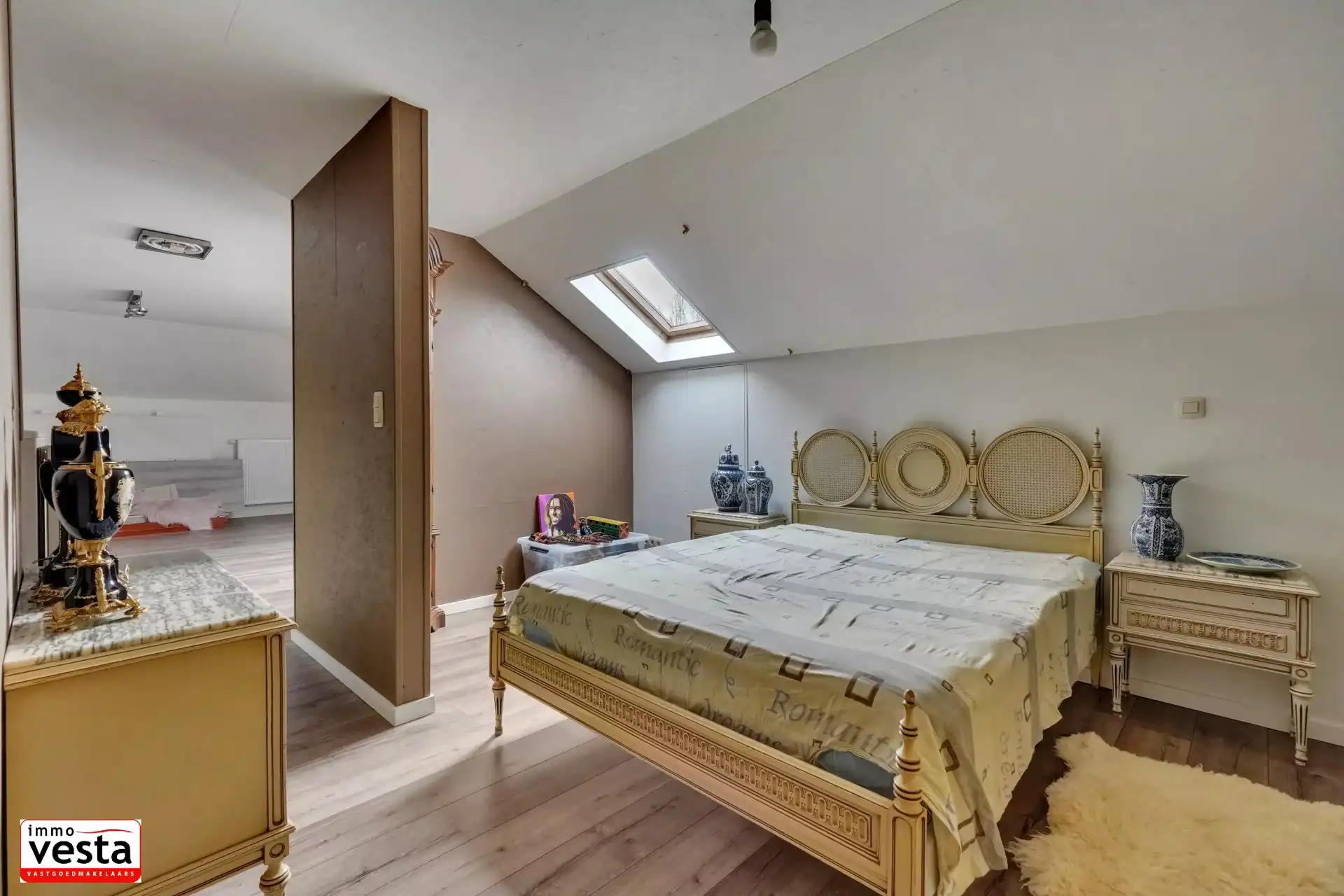 Ruime villa op een goede locatie foto 22