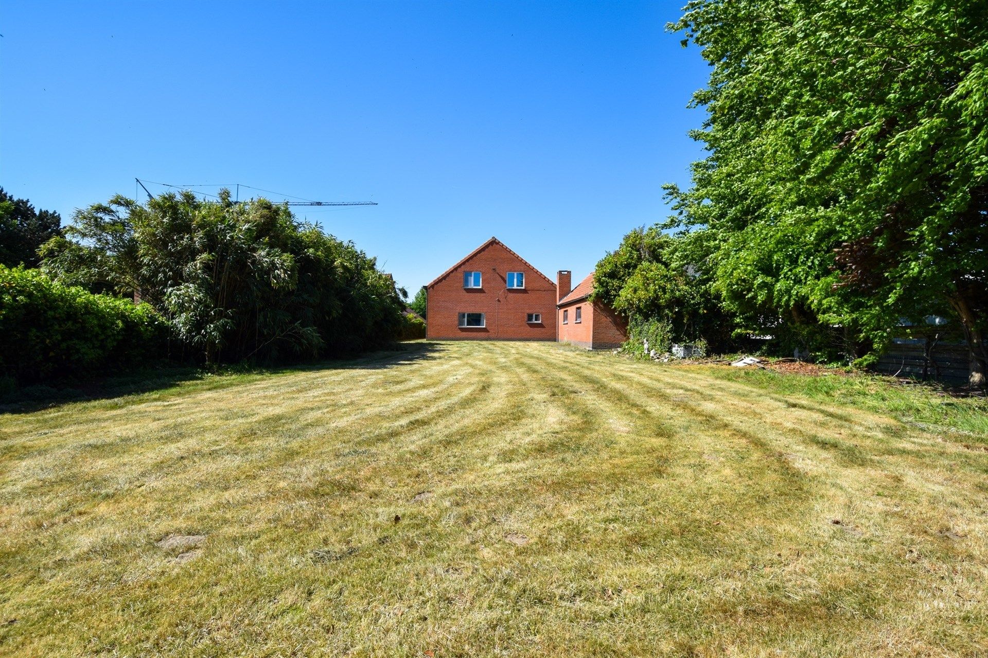 Ruime, op te frissen villa woning op een mooi perceel van 1.583m² foto 17
