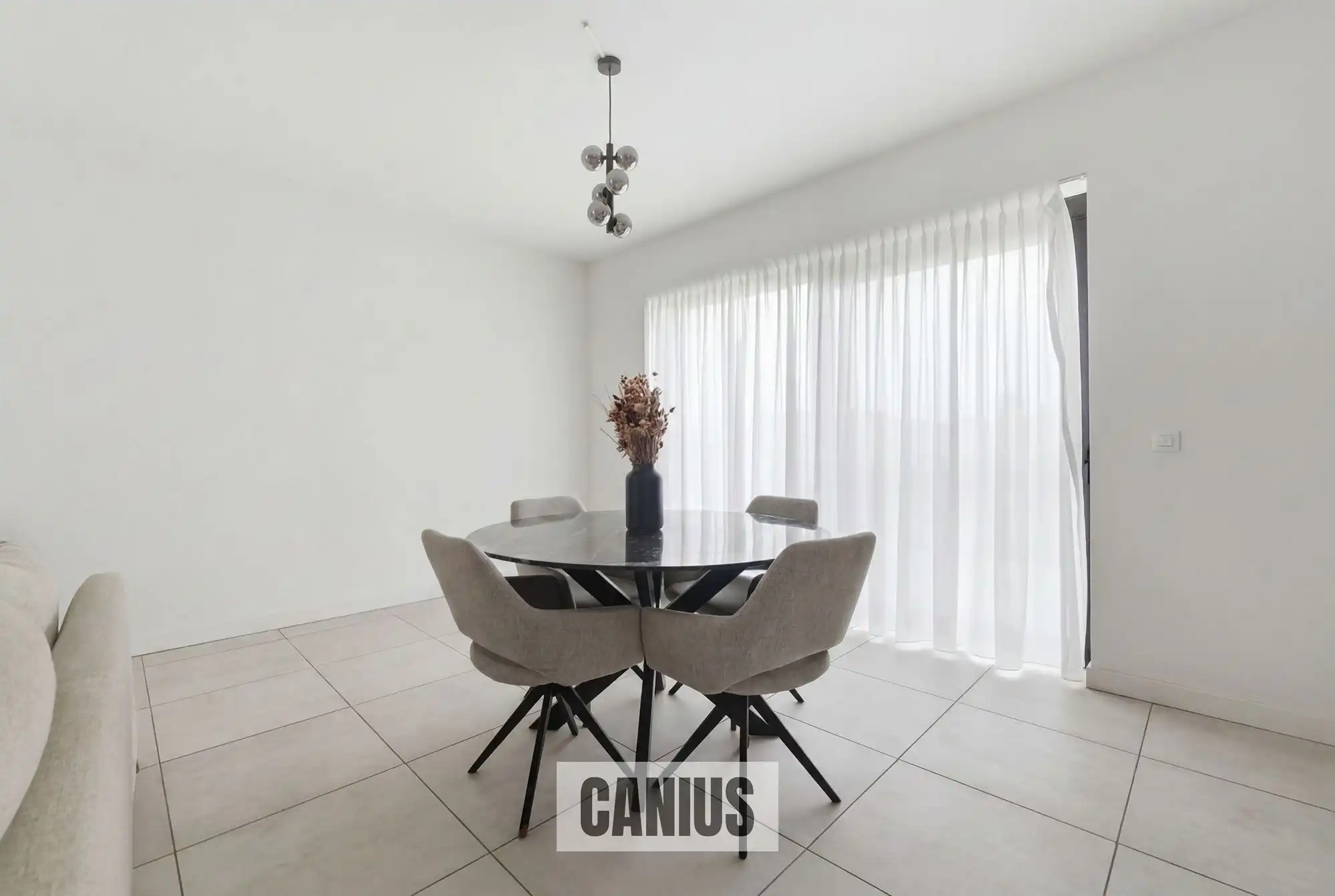 MODERNE WONING MET 3 SLKS & TUIN foto 6