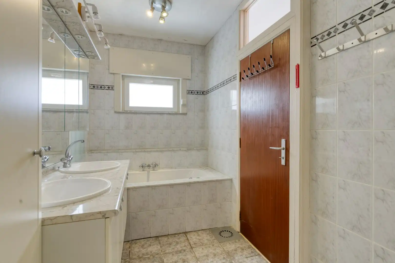 Halfopen bebouwing met 3 slaapkamers, bereikbare zolder in Kumtich! - EPC 366 kWh/m² - bewoonbare opp.158 m² foto 13