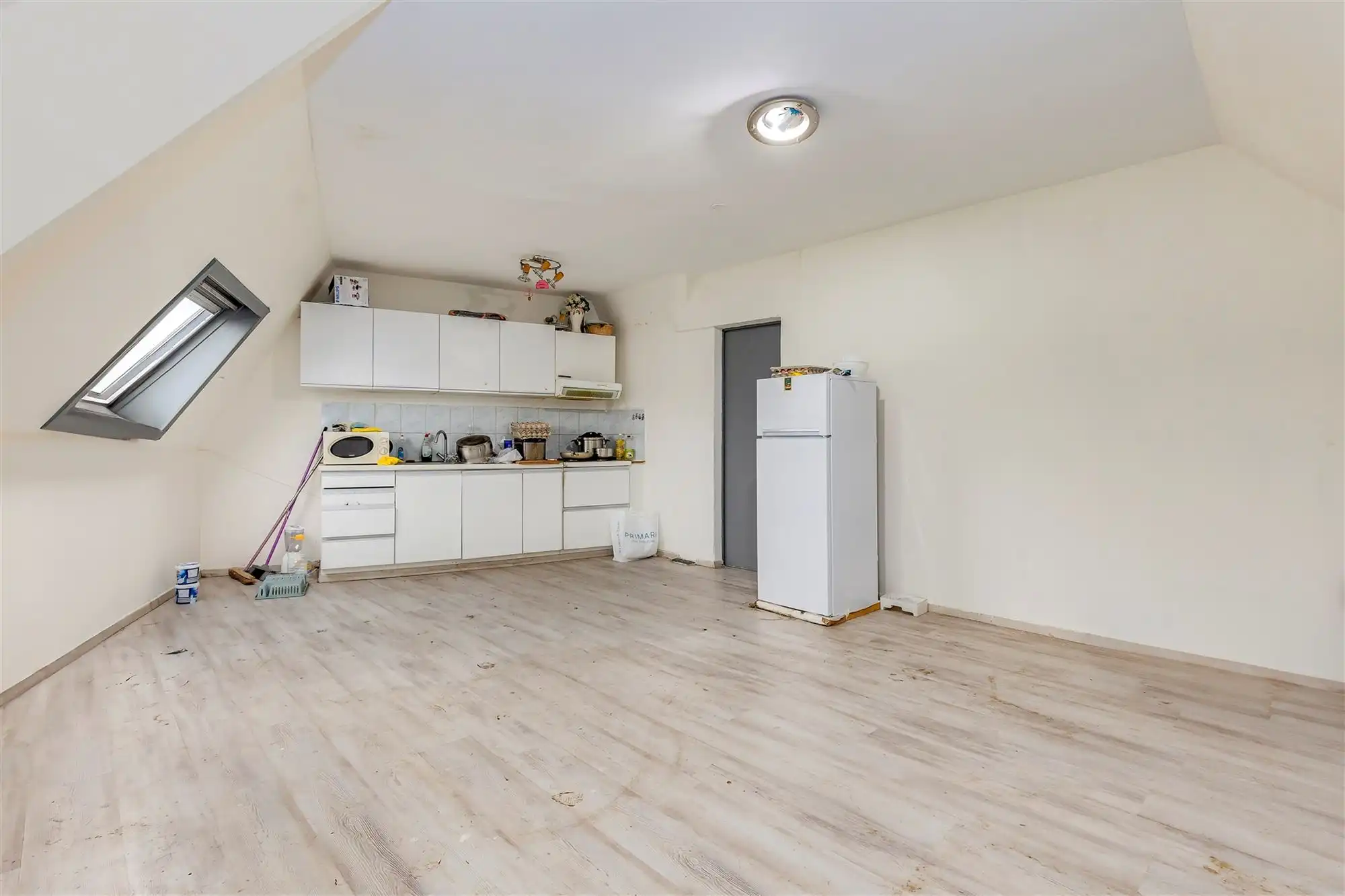 Hoekpand bestaande uit handelsglvl + 6 appartementen foto 13