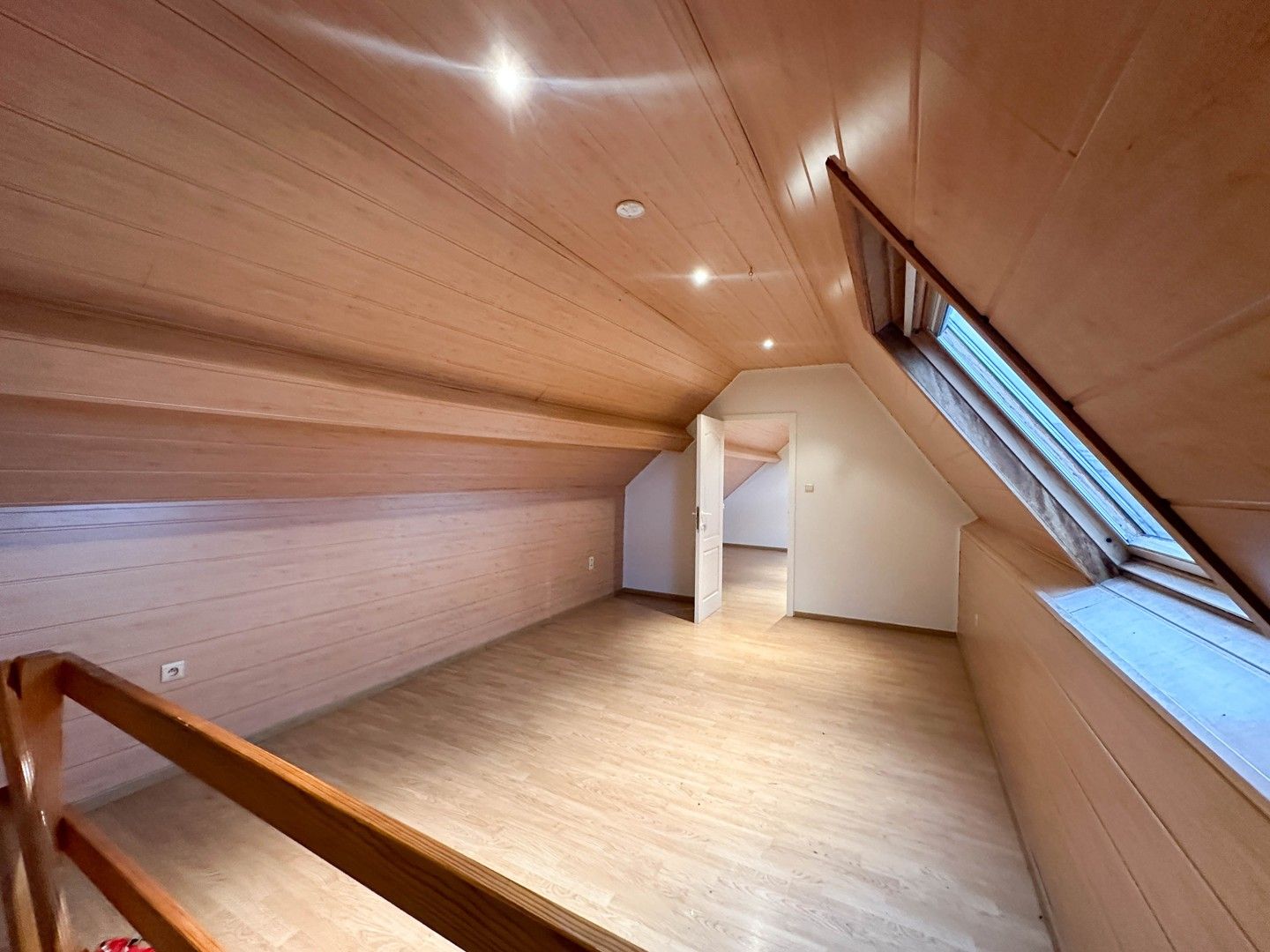 Instapklare HOB met twee slaapkamers & garage te Aalbeke! foto 9