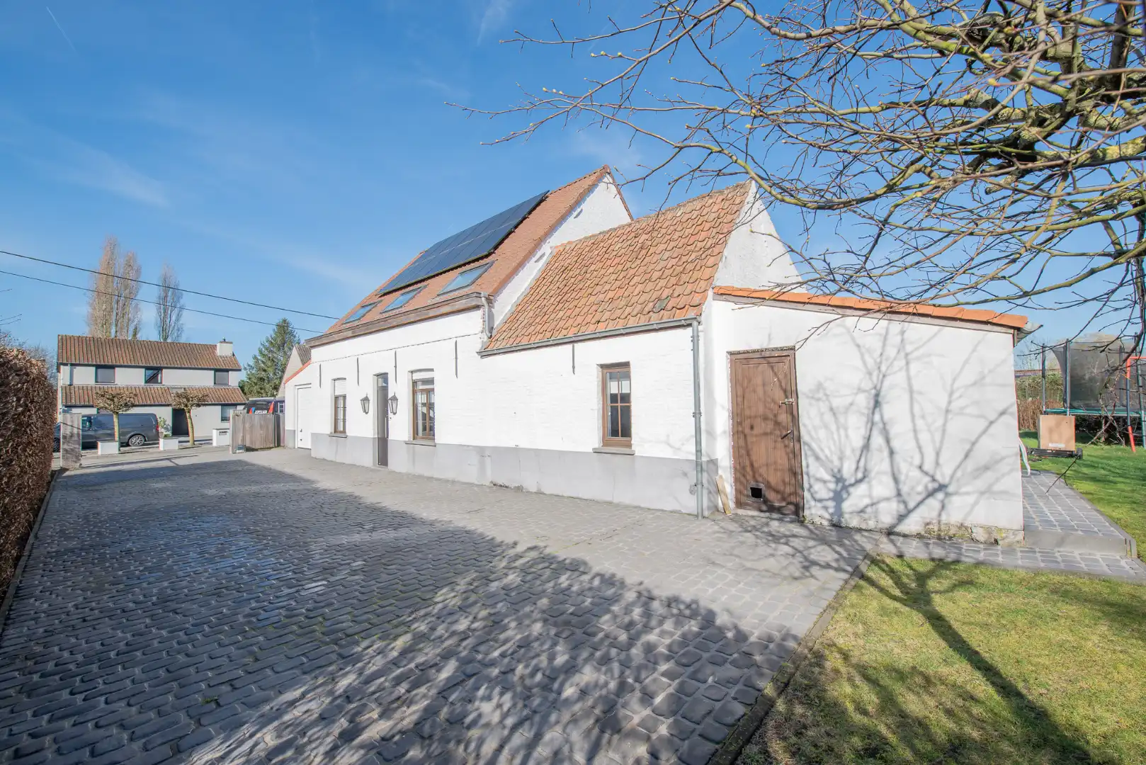 Charmante en ruime woning te huur met tuin en garage. foto 2