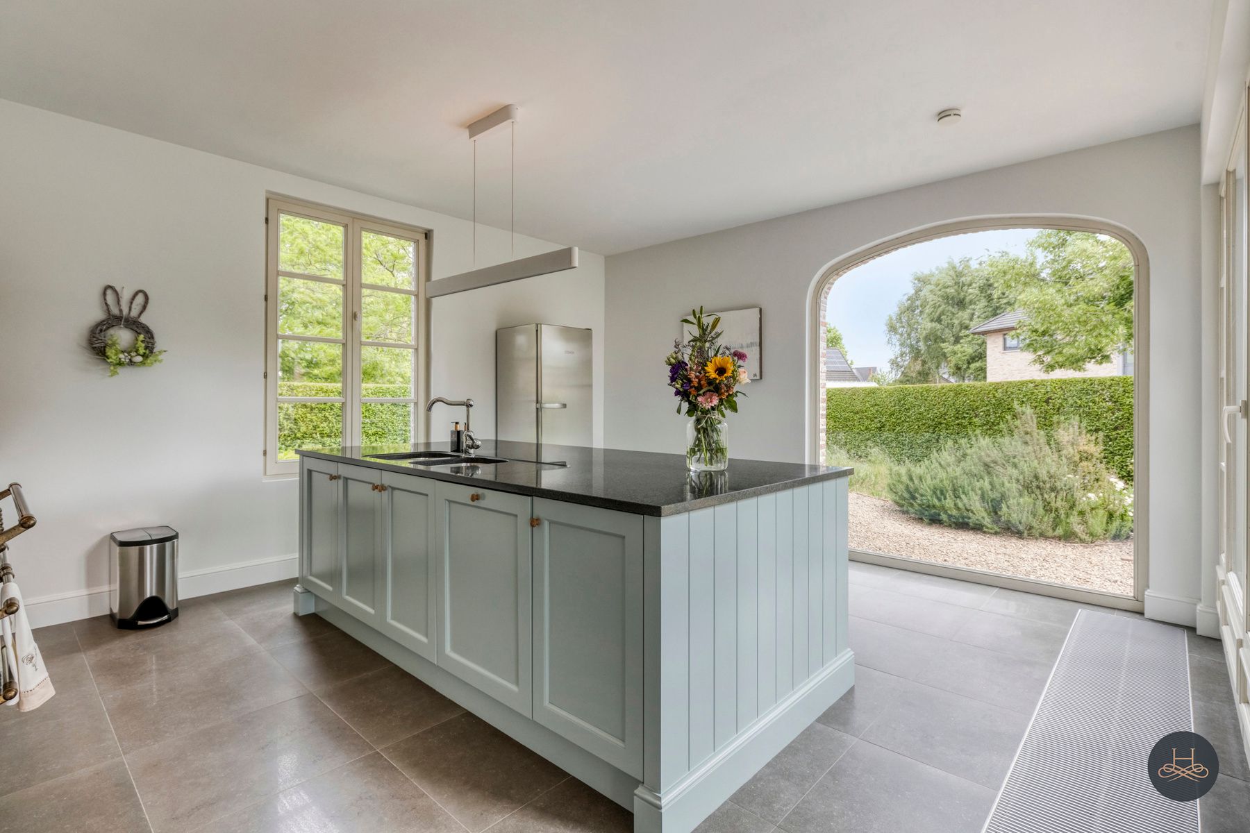 Exclusieve prachtig afgewerkte pastorijwoning met grote tuin foto 14