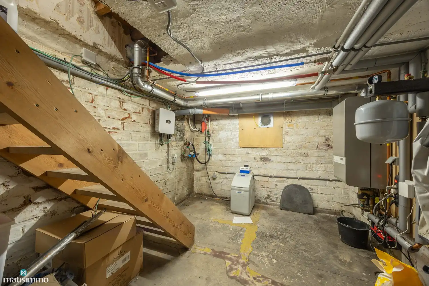 GROTENDEELS GERENOVEERDE EN ENERGIEZUINIGE GEZINSWONING MET ZUIDGERICHTE TUIN VAN 832M² EN GARAGE VAN 73 M² foto 28