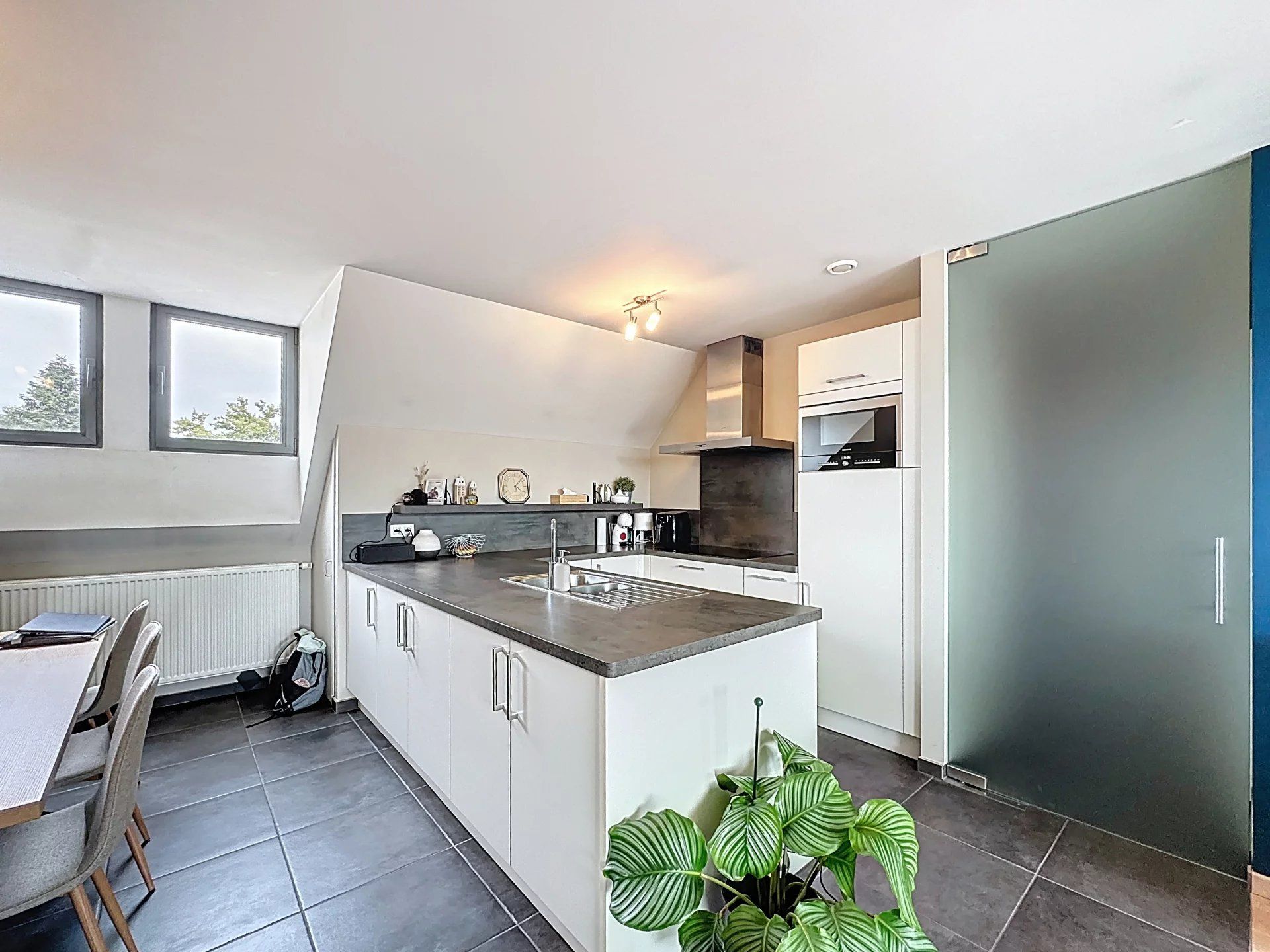 Dakappartement met 2 slaapkamers en groot terras op de grens tussen Balen en Mol. foto 5