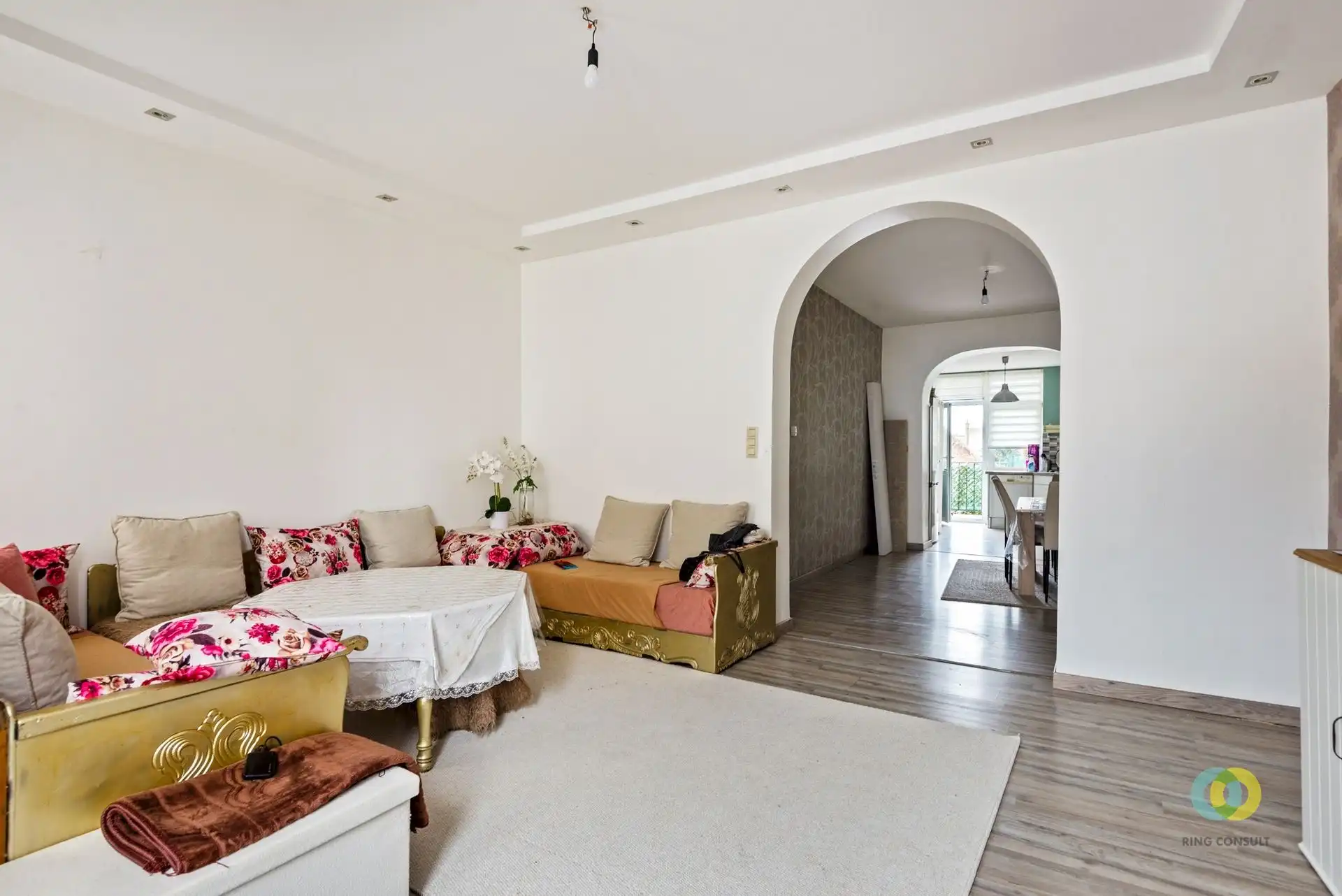 Ruim duplex appartement met 2 slaapkamers en bureau foto 2