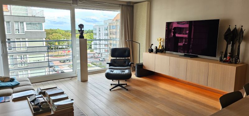 Stijvol gemeubeld appartement op de Lippenslaan te Knokke foto 3