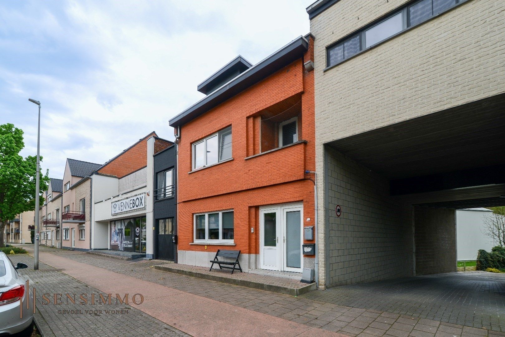 Instapklare duplex met 3 slpk + terras + parking in de levendige Vennestraat! foto 29