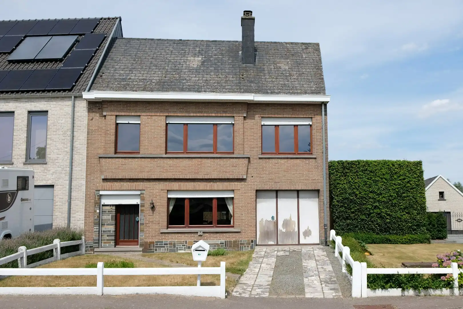 Ruime woning met garage, bijgebouwen en tuin en veel potentieel voor extra slaapkamers foto 30