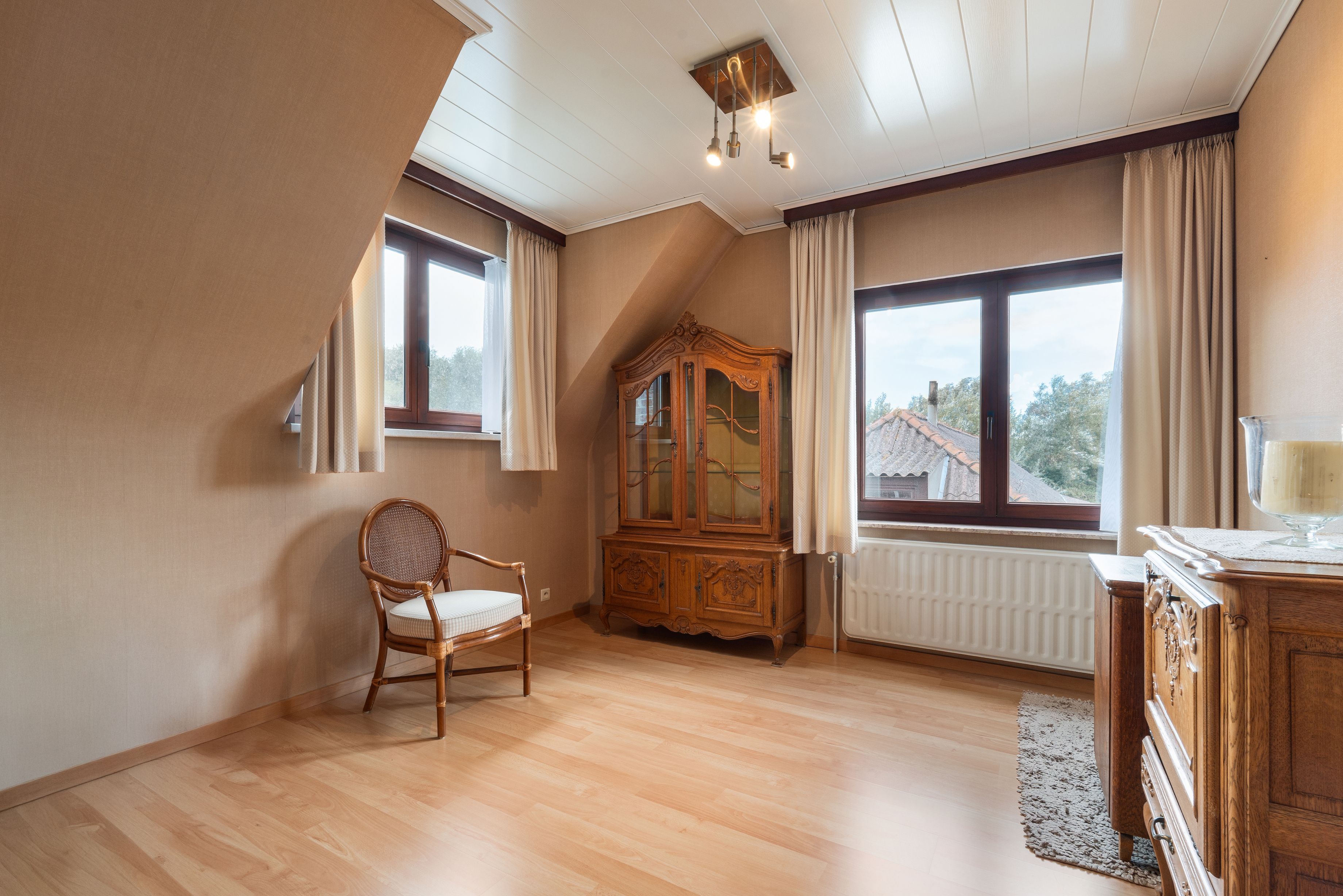 Ruime GEZINSWONING met aangename tuin + GARAGE + LOODS grenzend aan park, vlakbij zee!* foto 9