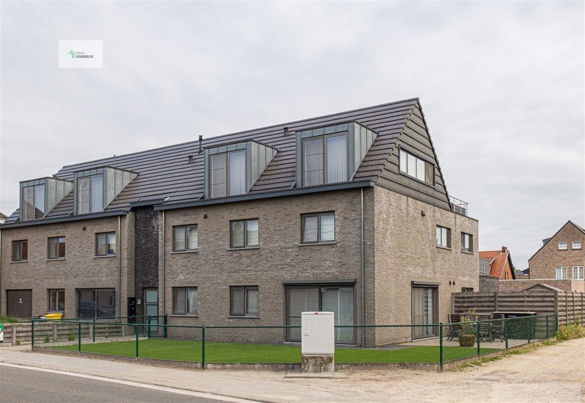 Gunstig gelegen 2 slaappkamer appartement foto {{pictureIndex}}