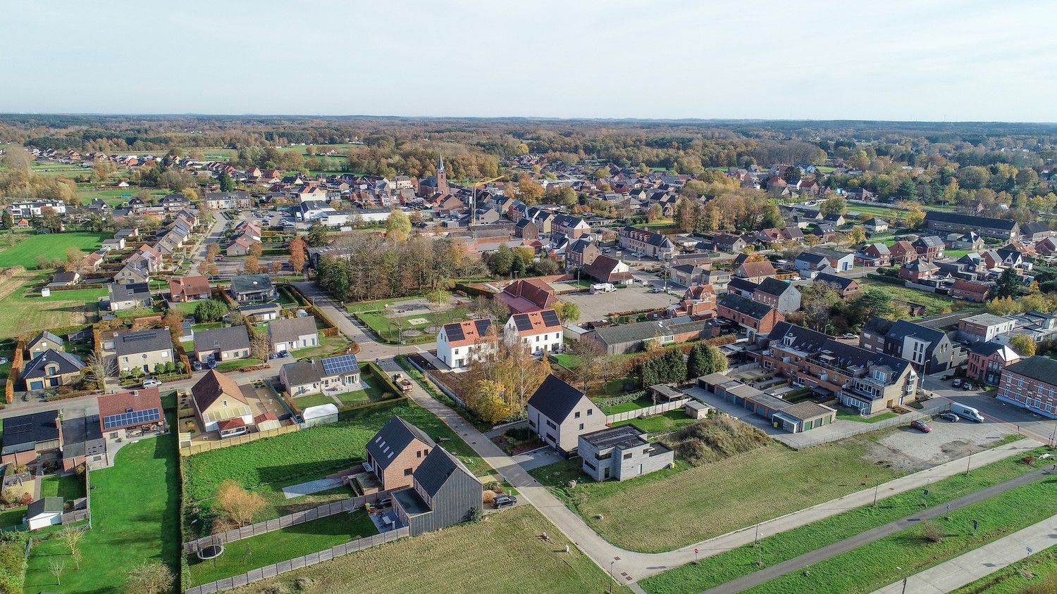 Rustig gelegen alleenstaande woning met westgerichte tuin en unieke bouwvergunning foto 23