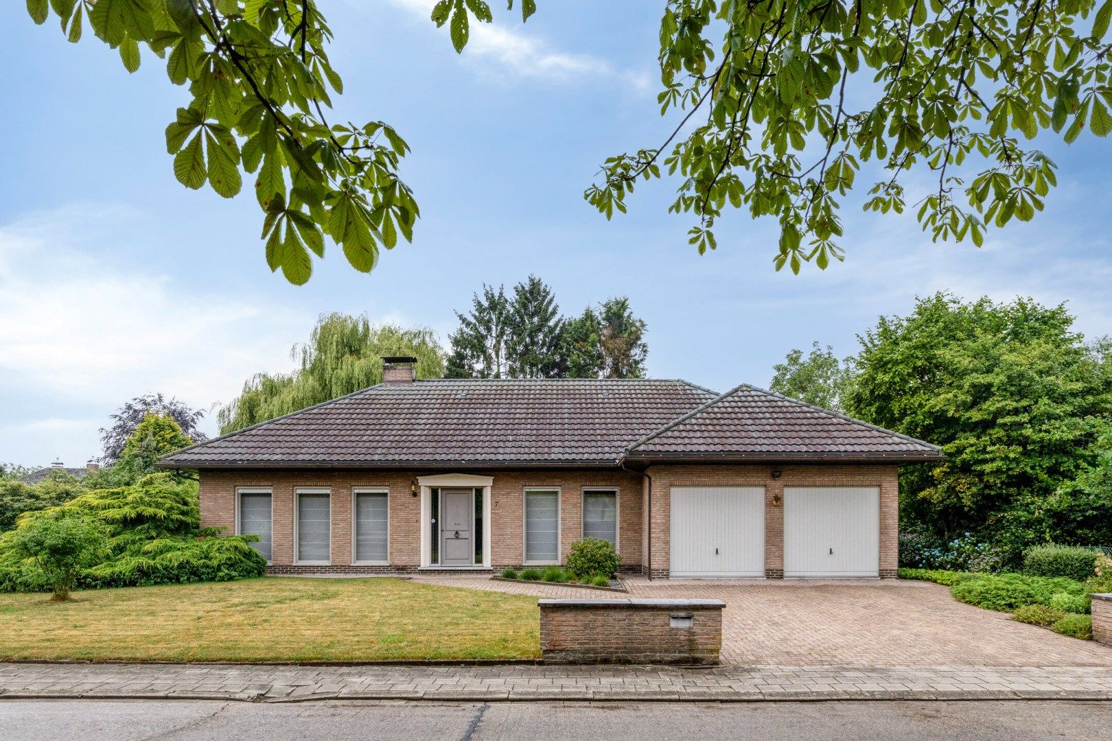 Verzorgde woning met 3 slpks in rustige woonwijk foto {{pictureIndex}}