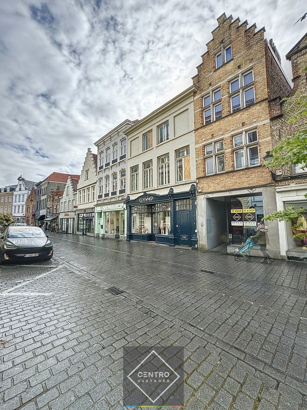 Prachtig gerenoveerd HANDELSPAND met APPARTEMENT (2 slpkms) en TERRAS in één van DE winkelstraten in het centrum van Brugge. Op 100m van 't Zand!!! foto 18