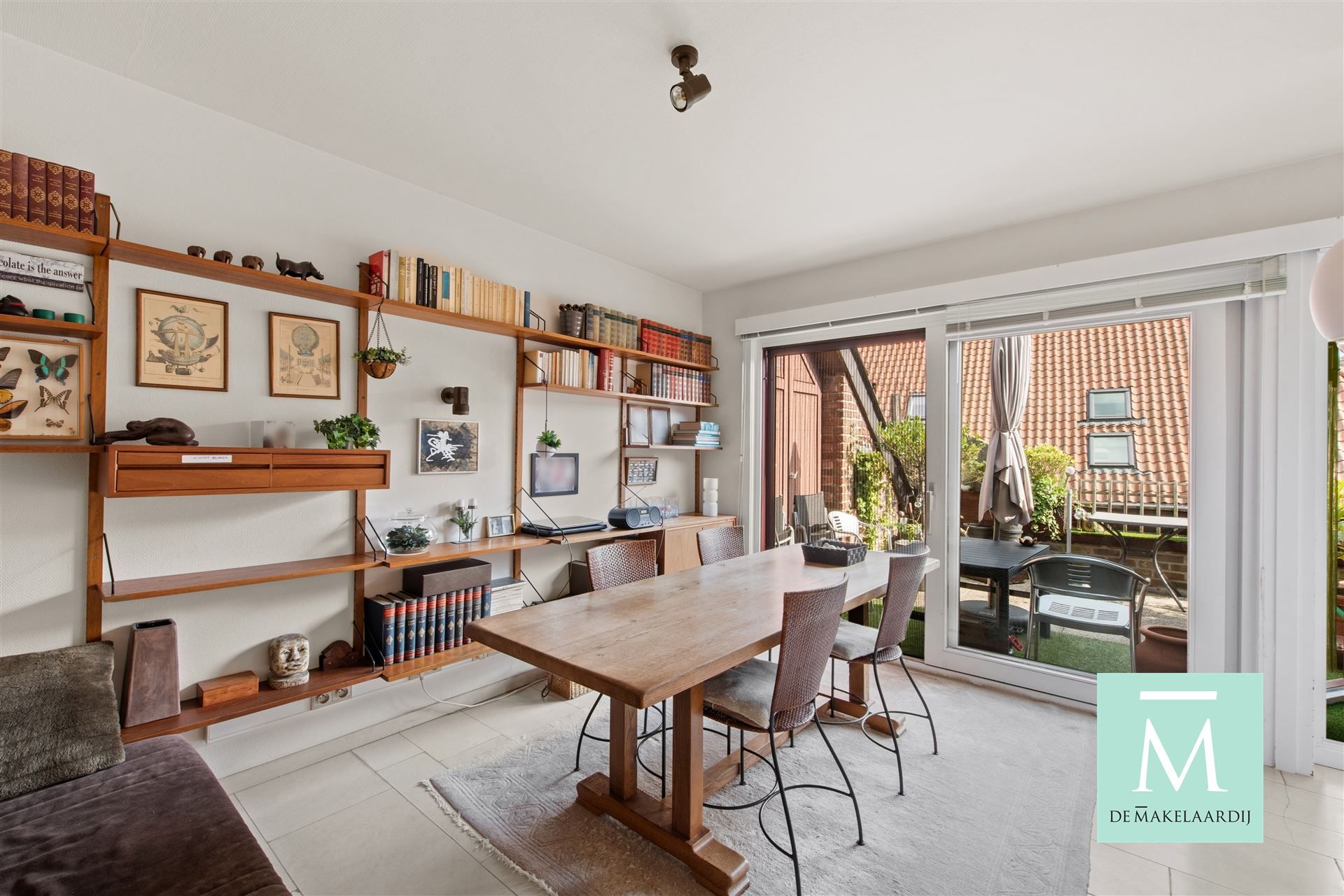 Uiterst centraal gelegen appartement op hoogste verdieping met terras foto 11