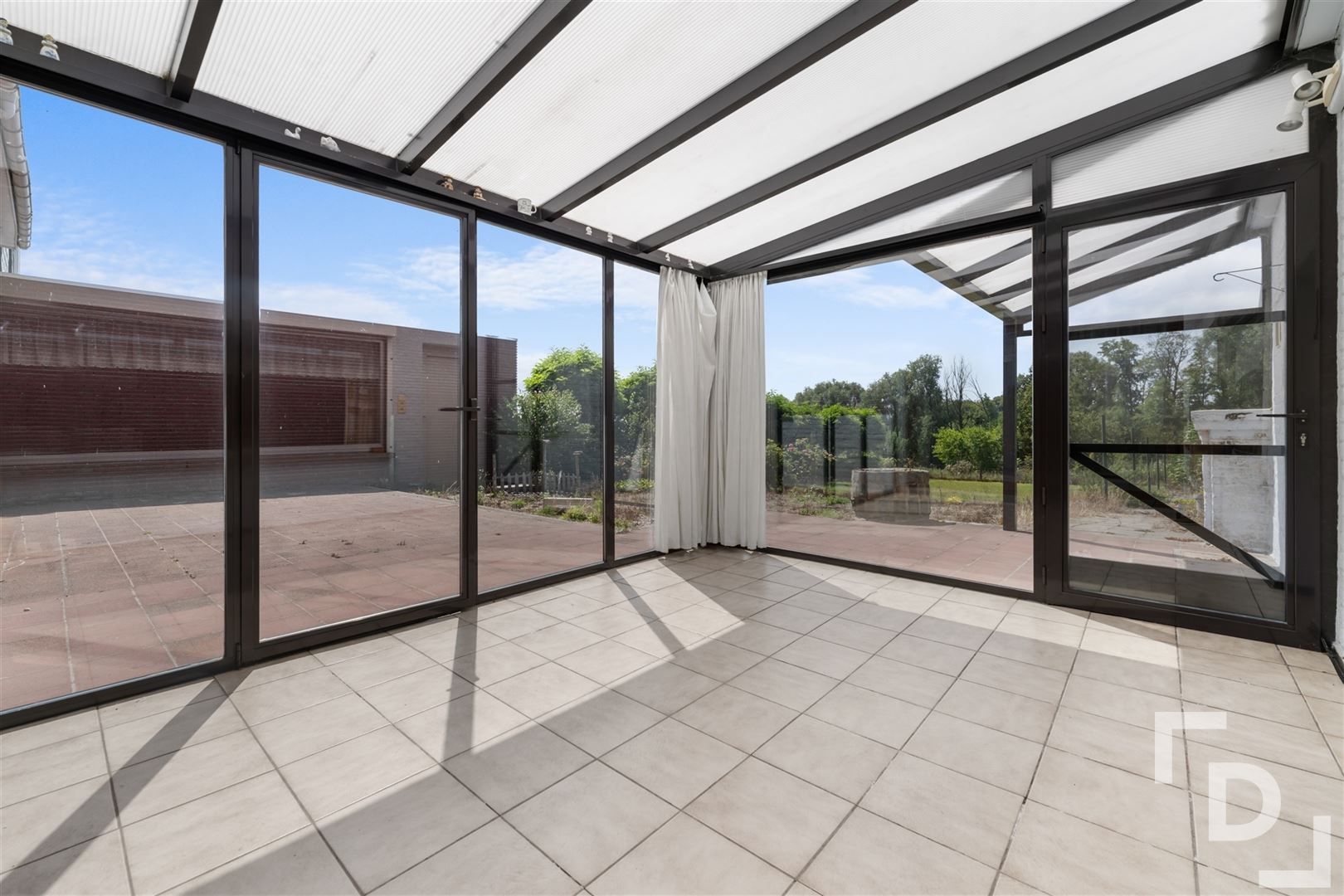 Ruime te renoveren woning te koop in Geluveld. foto 29