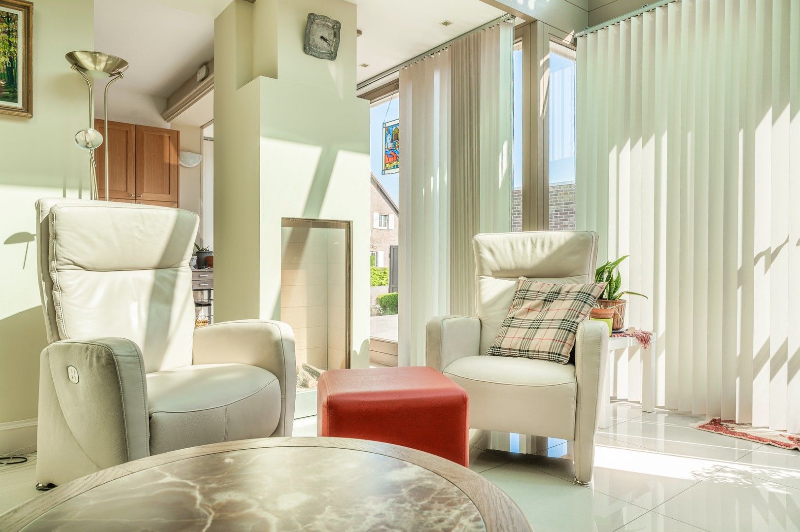 Lichtrijke woning met open leefruimte en garage! foto 4