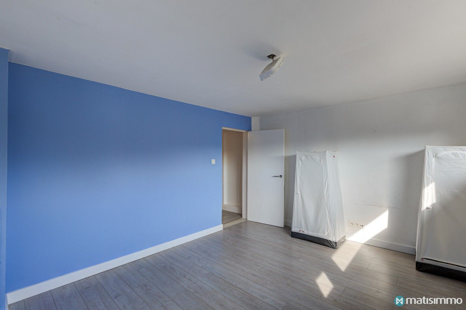 RUIM, DEELS GERENOVEERD DUPLEXAPPARTEMENT MET 3 SLAAPKAMERS, GROOT TERRAS, GARAGEBOX EN AUTOSTAANPLAATS foto 28