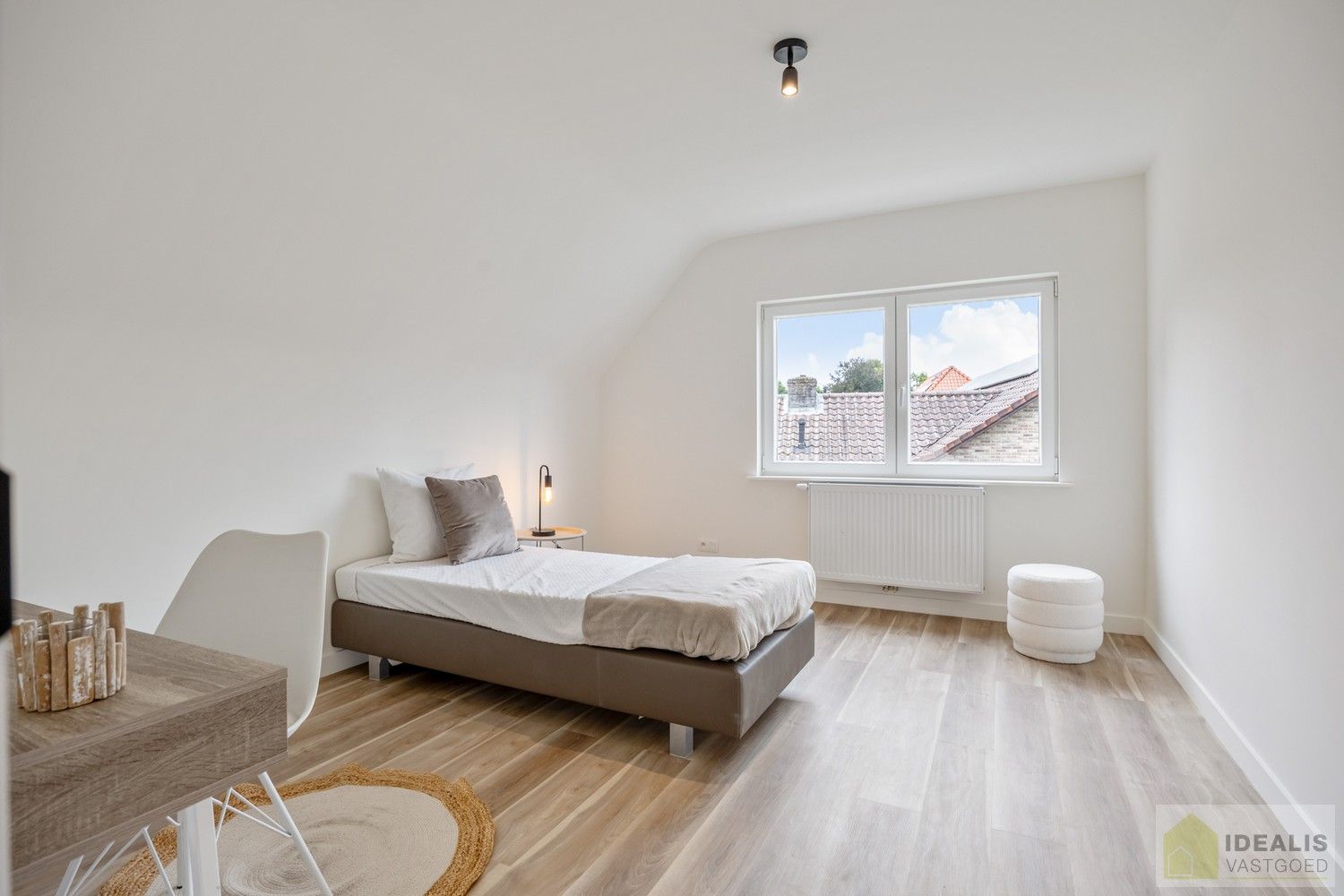 PRACHTIG GELEGEN EN INSTAPKLARE VILLA IN NIEUWBOUWSTAAT! foto 28