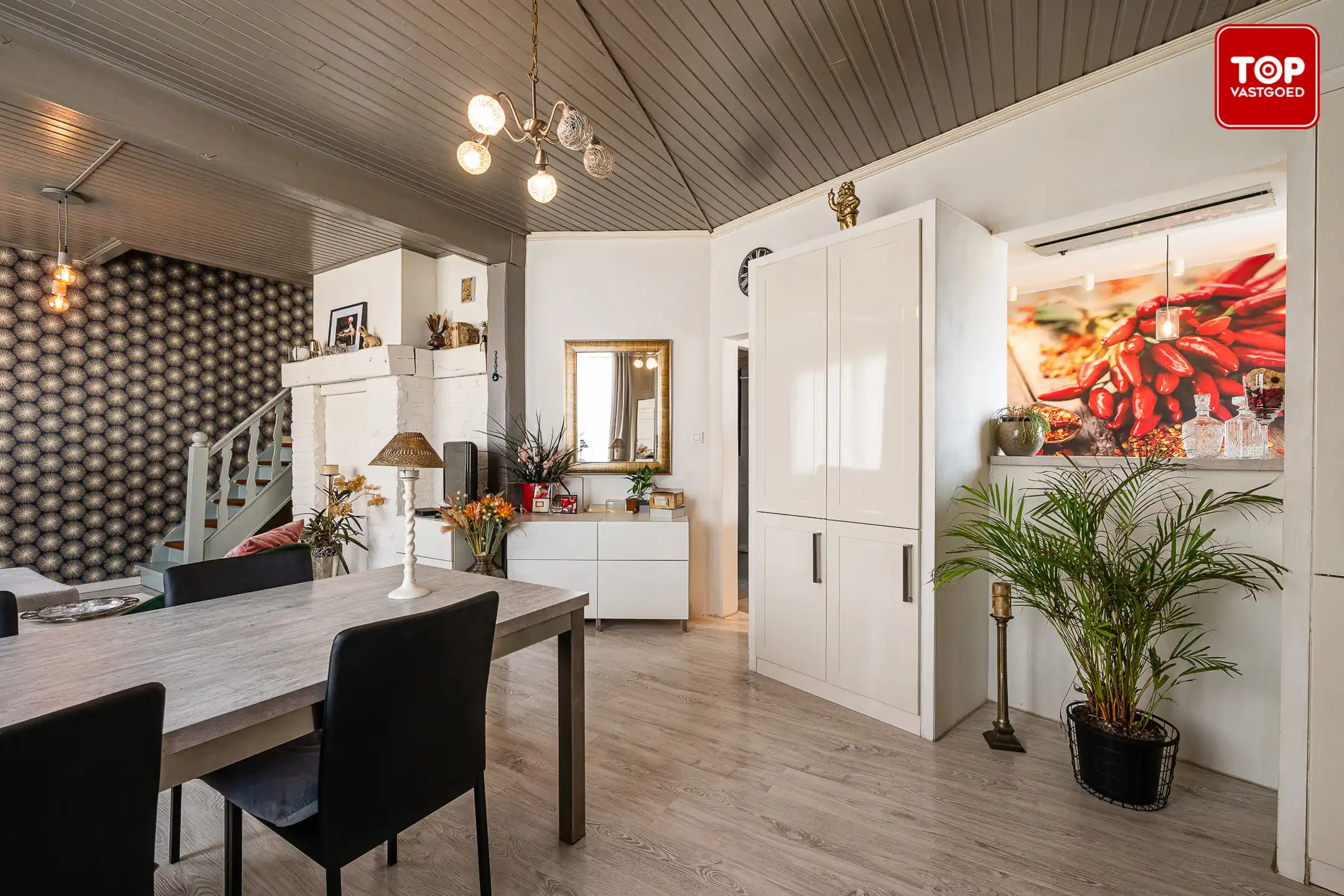 Statige, lichtrijke woning met 3 slaapkamers en stadskoer foto 7