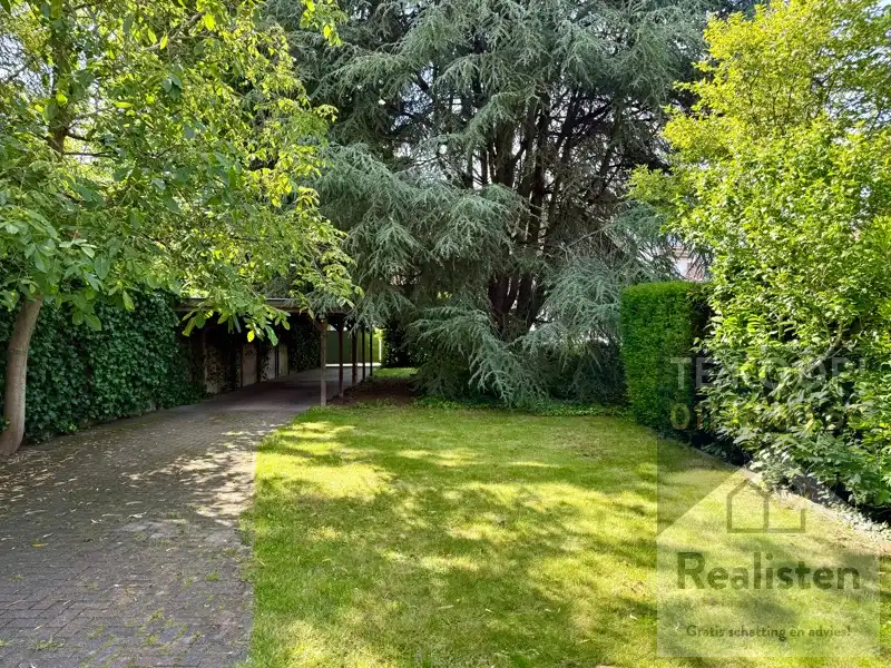 Statige burgerwoning met grote zongerichte tuin foto 7