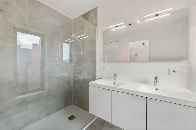 Modern luxe nieuwbouwappartement te koop in Roeselare met gunstige oriëntatie foto 7