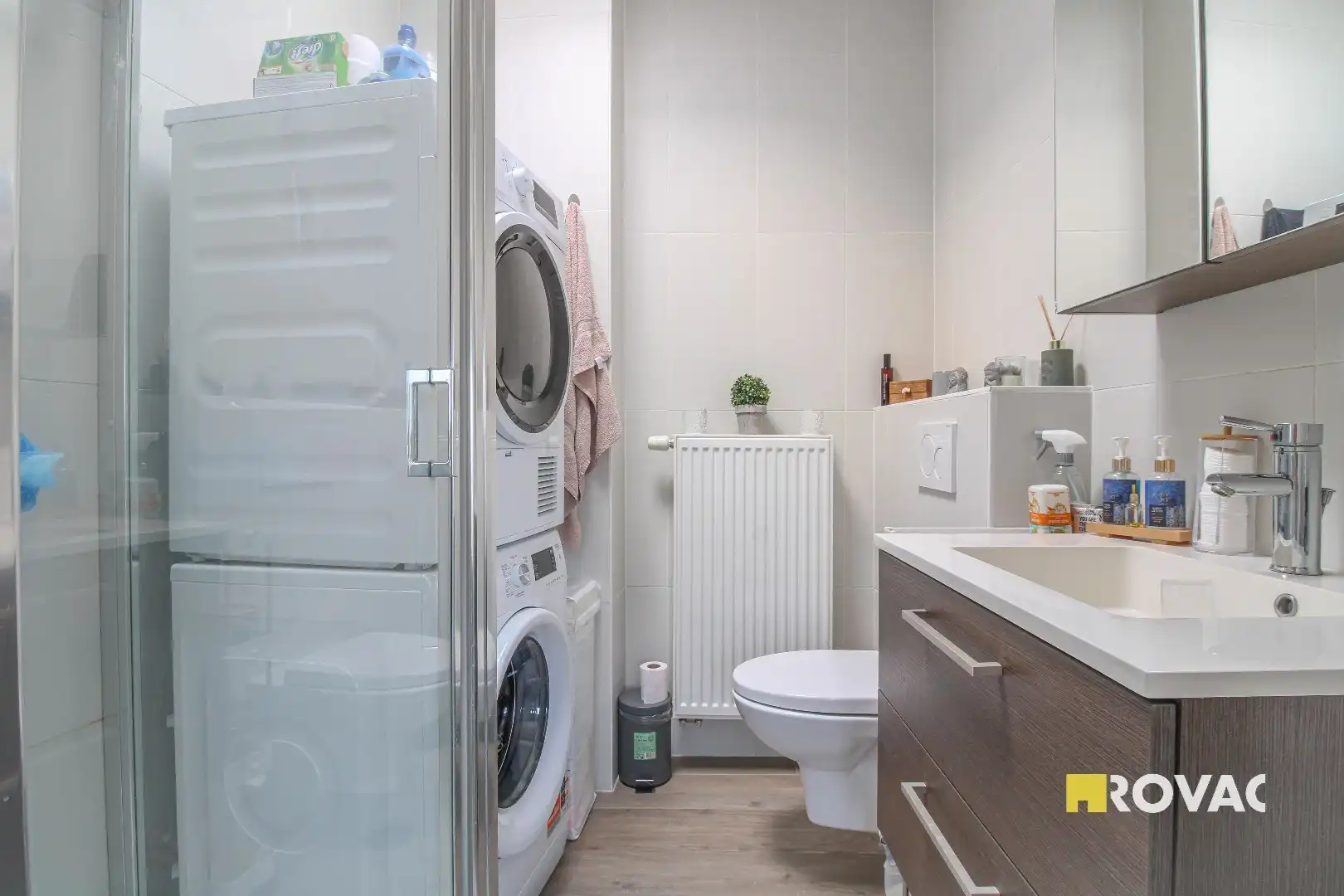 Volledig gerenoveerd en gemeubeld appartement met garage! foto 11