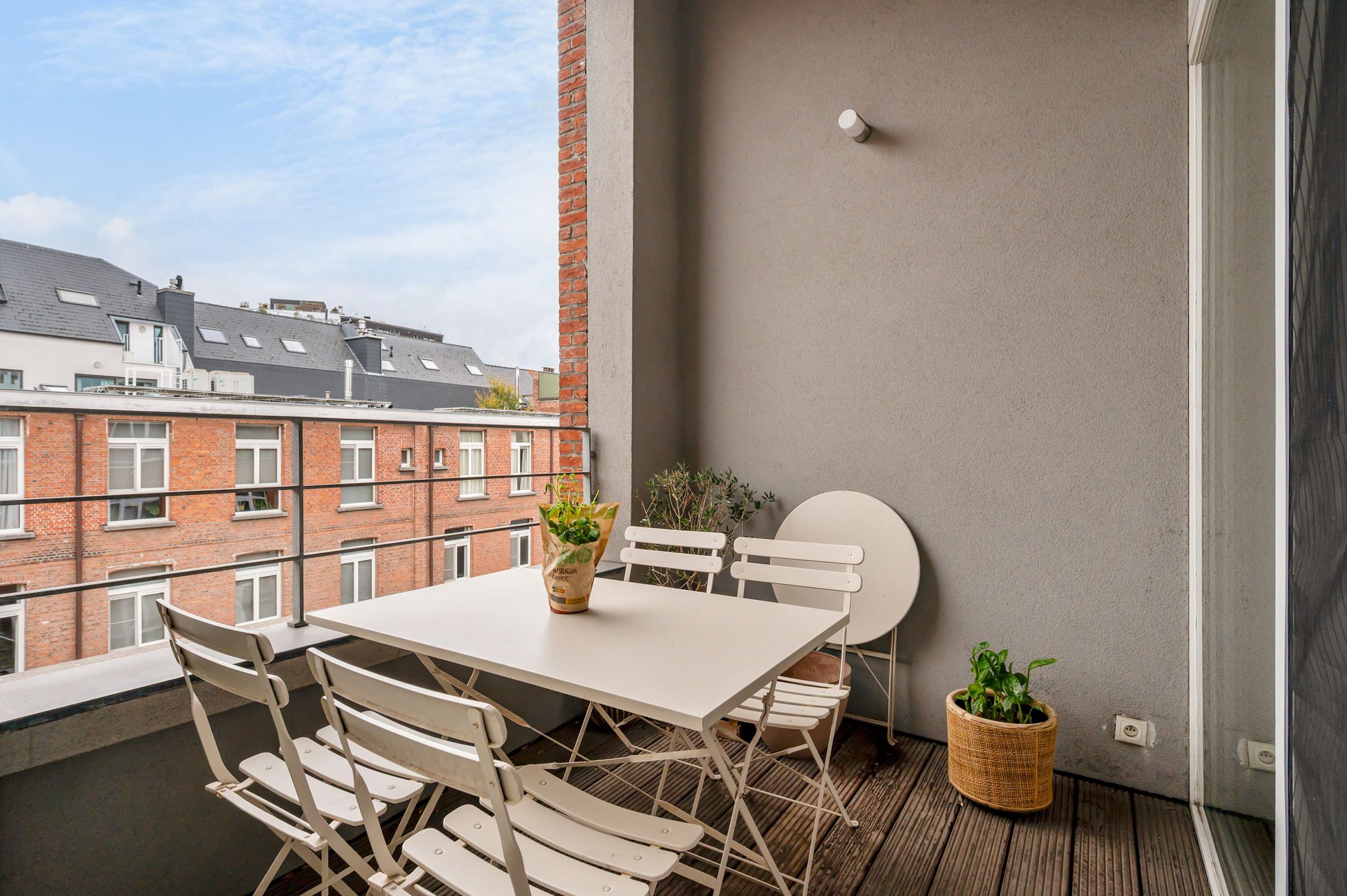   Ruim en modern appartement met gezellig terras. foto 12