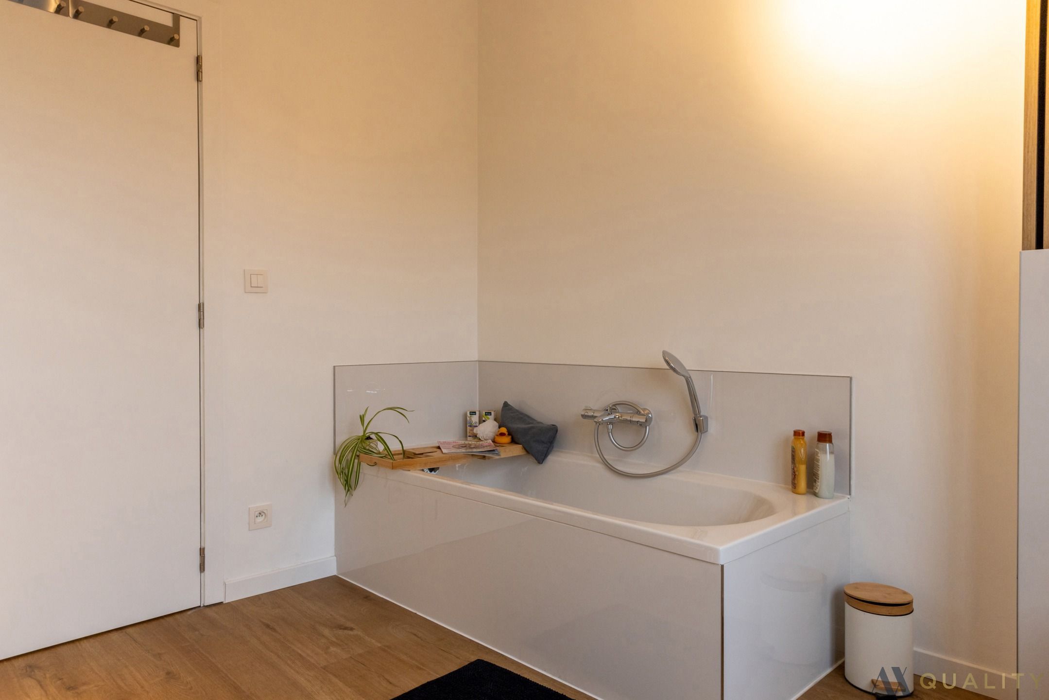 Ruime woning met tal van mogelijkheden en ruime garage  foto 13