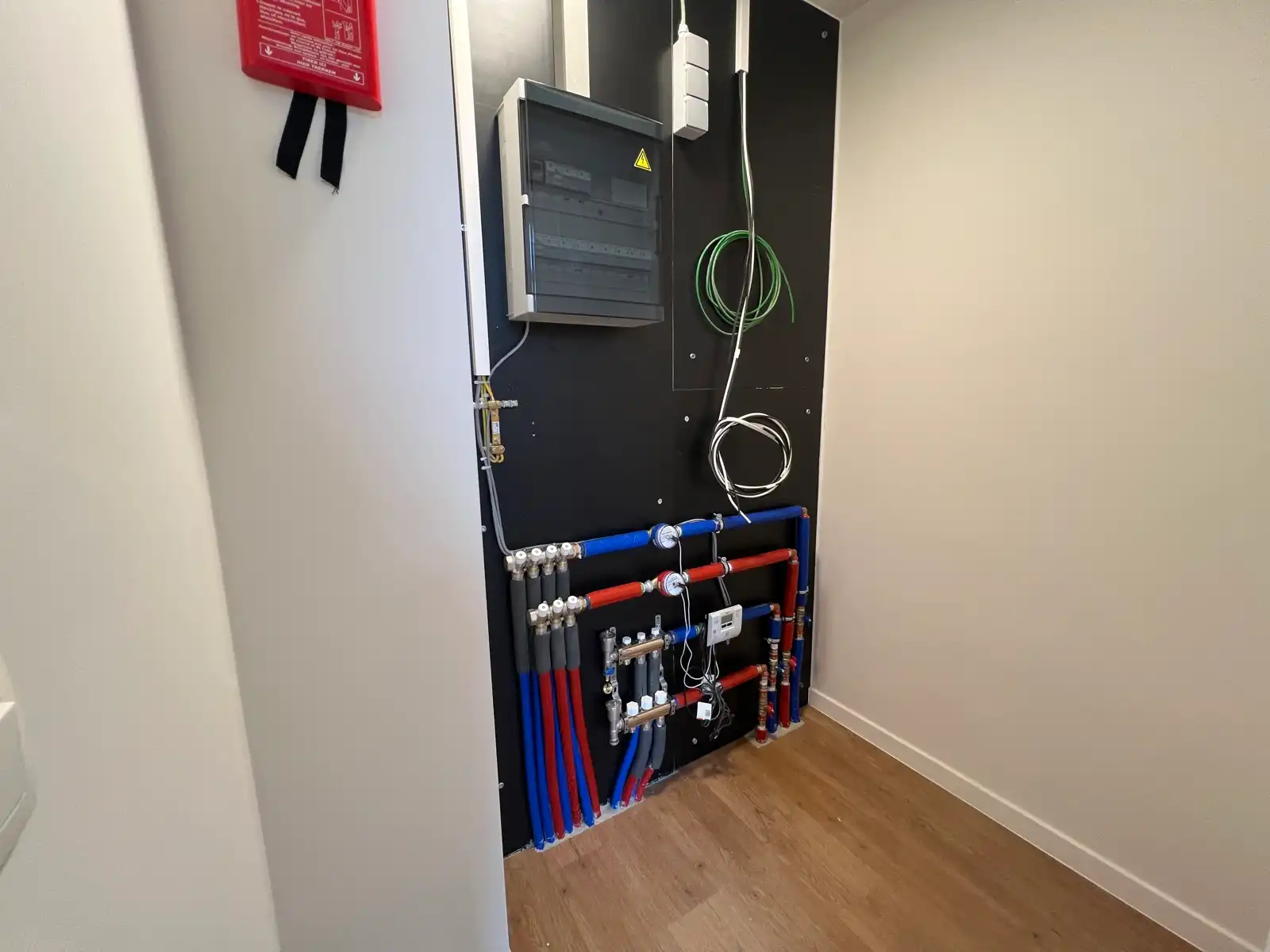 Volledig gerenoveerde studio op uitstekende locatie te huur foto 7