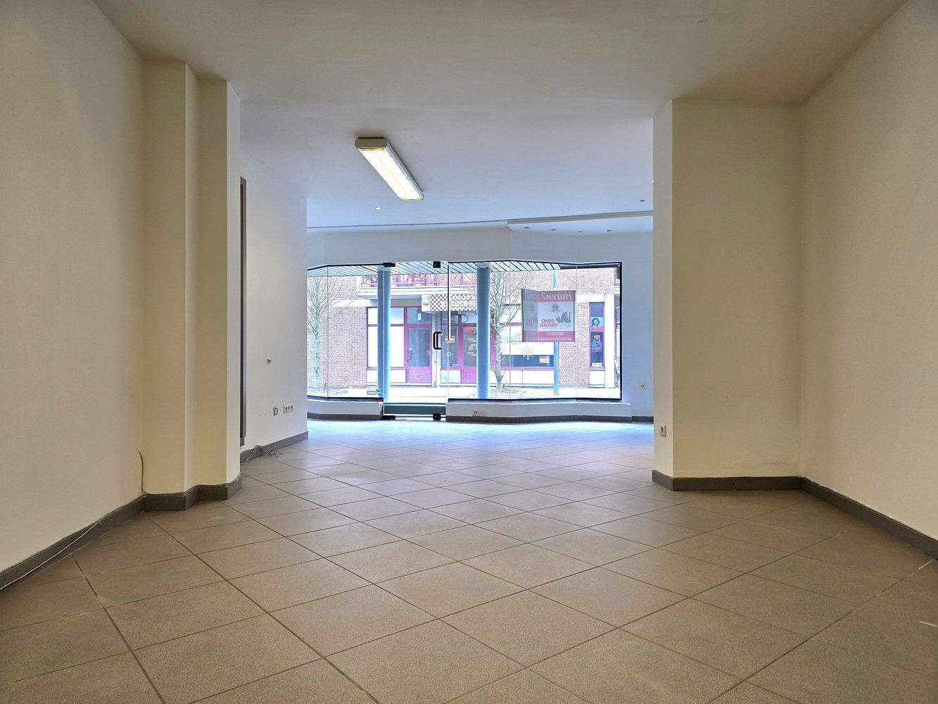 Commercieel te huur foto {{pictureIndex}}
