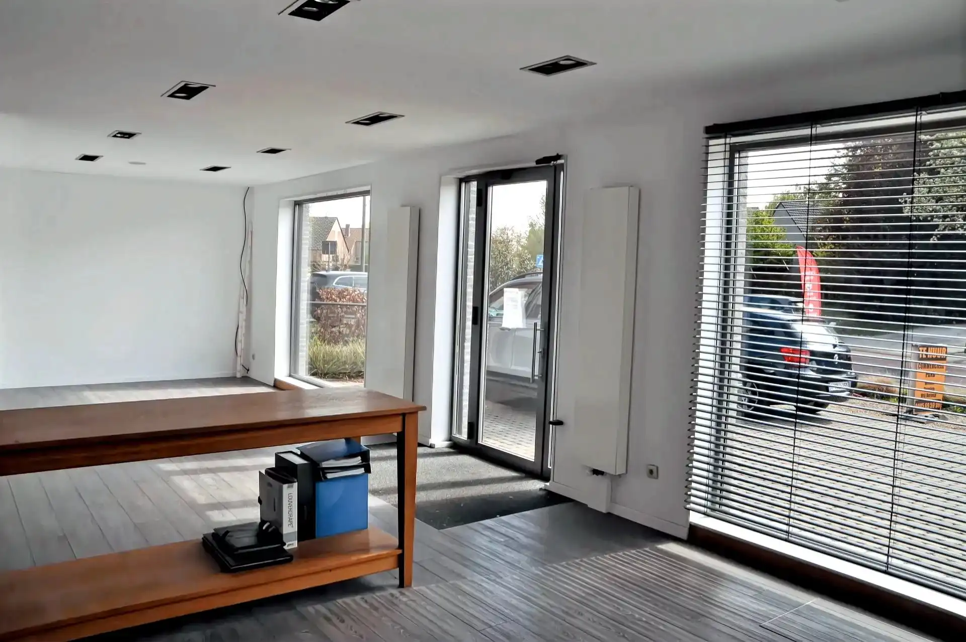 COMMERCIEEL GELIJKVLOERS MET VEEL LICHTINTVAL VAN 130M² IN STEVOORT foto 7