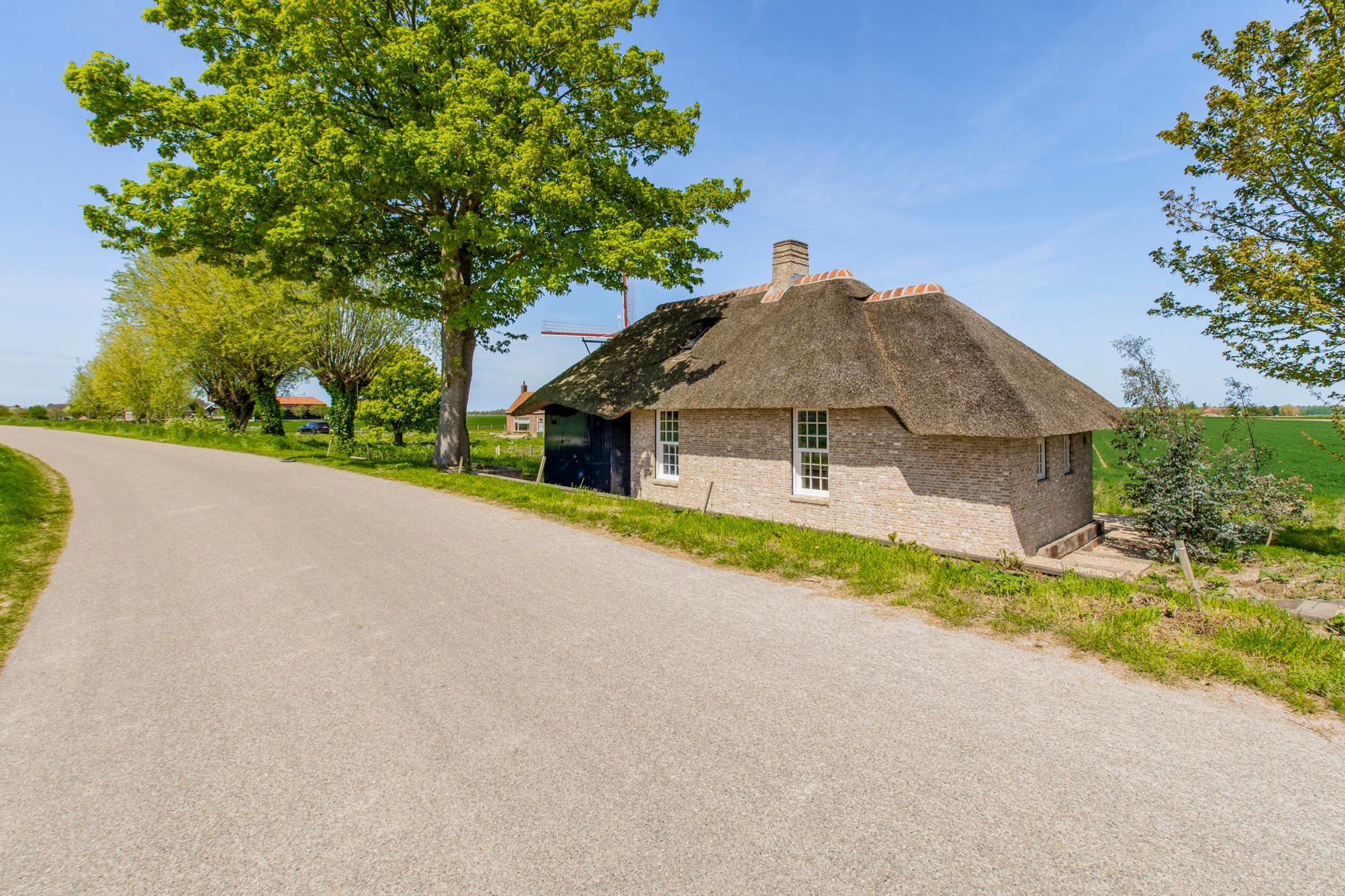 Prachtige woning, rustig gelegen in de polders van Zuidzande foto 1