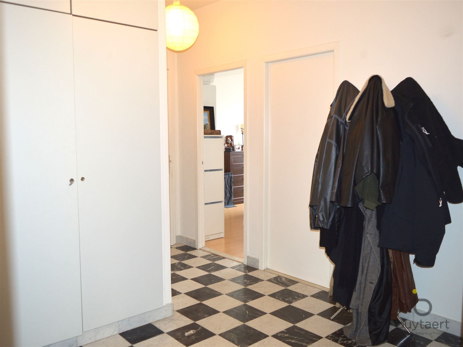 Gerenoveerd twee slaapkamer appartement op top locatie. foto 9