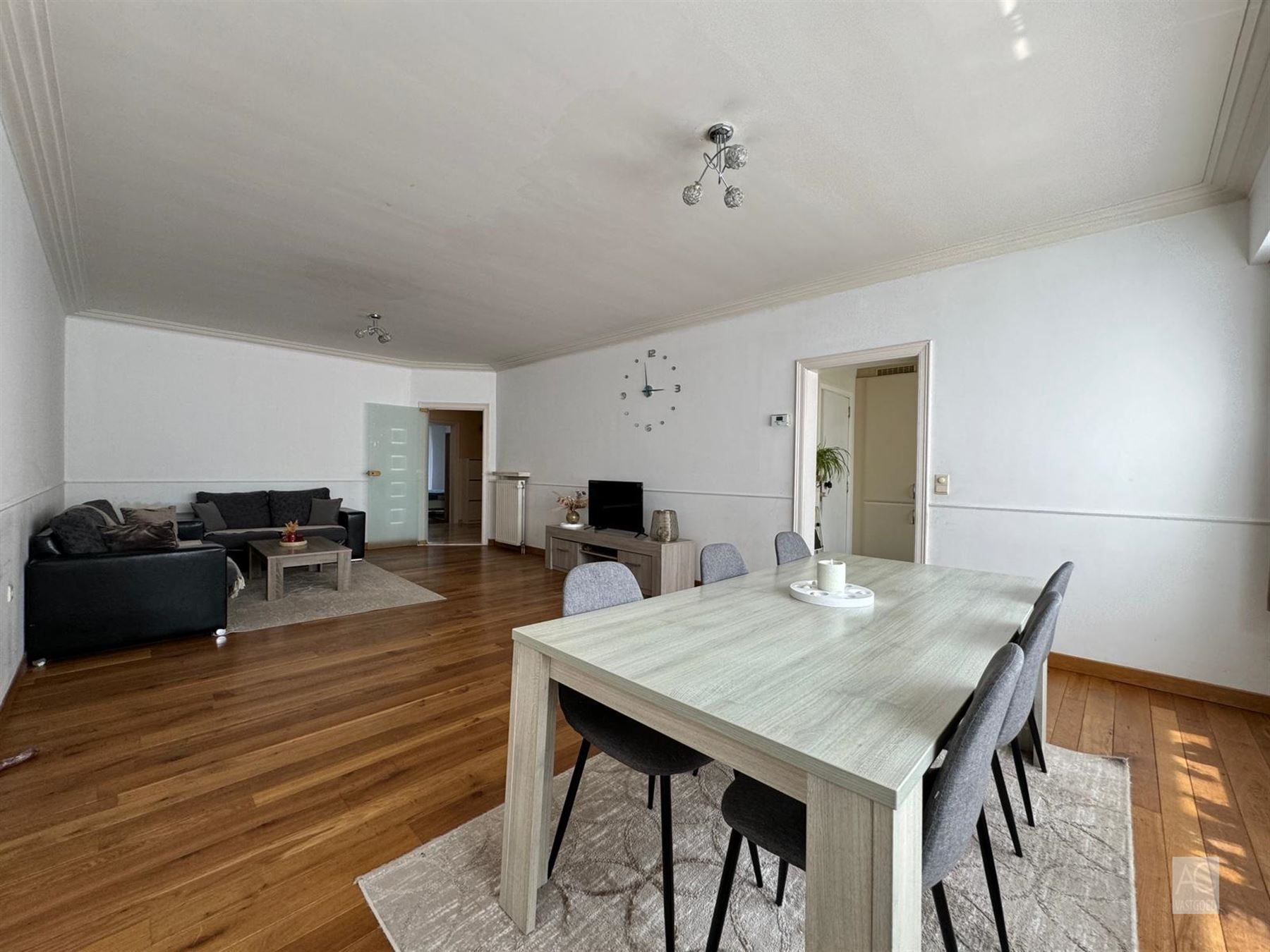 Gelijkvloers appartement met garage foto 2