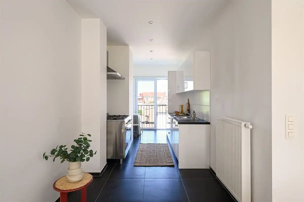 Ruim en lichtrijk appartement te Merksem foto 9