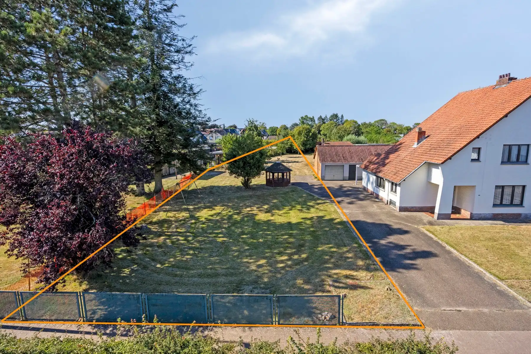 Grond te koop foto {{pictureIndex}}