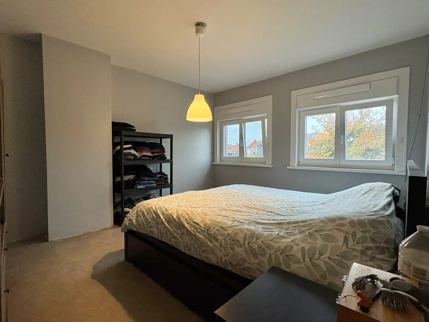 Stevige woning te koop met betonstructuur in Kuurne, waarvan het eerste verdiep al volledig gerenoveerd is.  foto 9