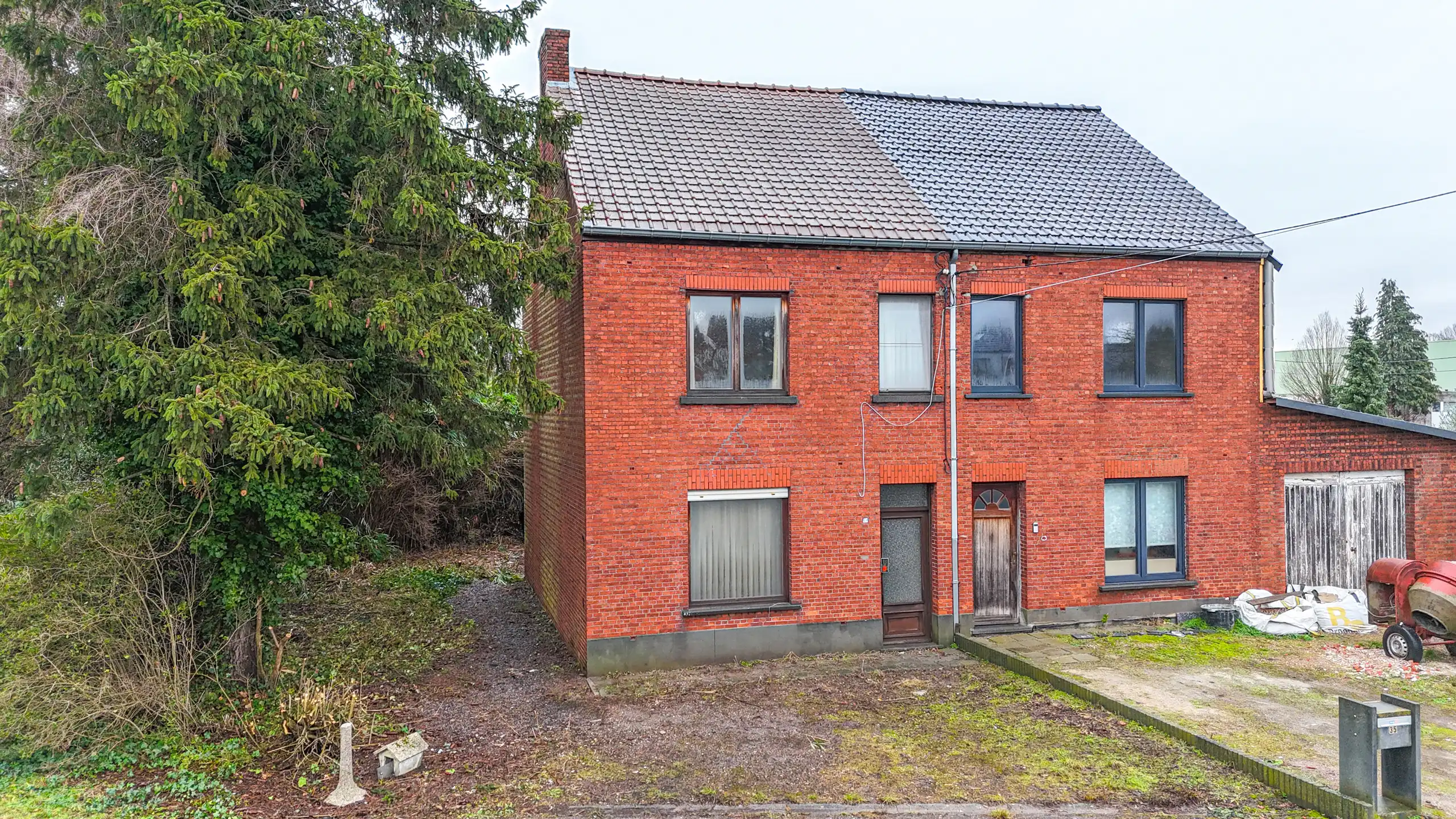 Te renoveren woning met potentieel op rustige ligging foto 18