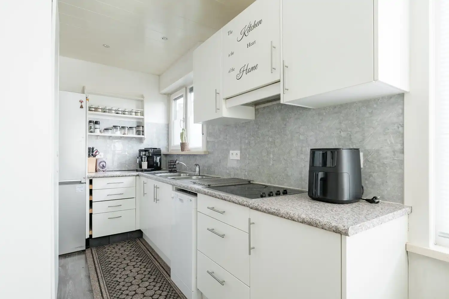 Instapklare, charmante woning op topligging nabij de Nederlandse grens foto 9