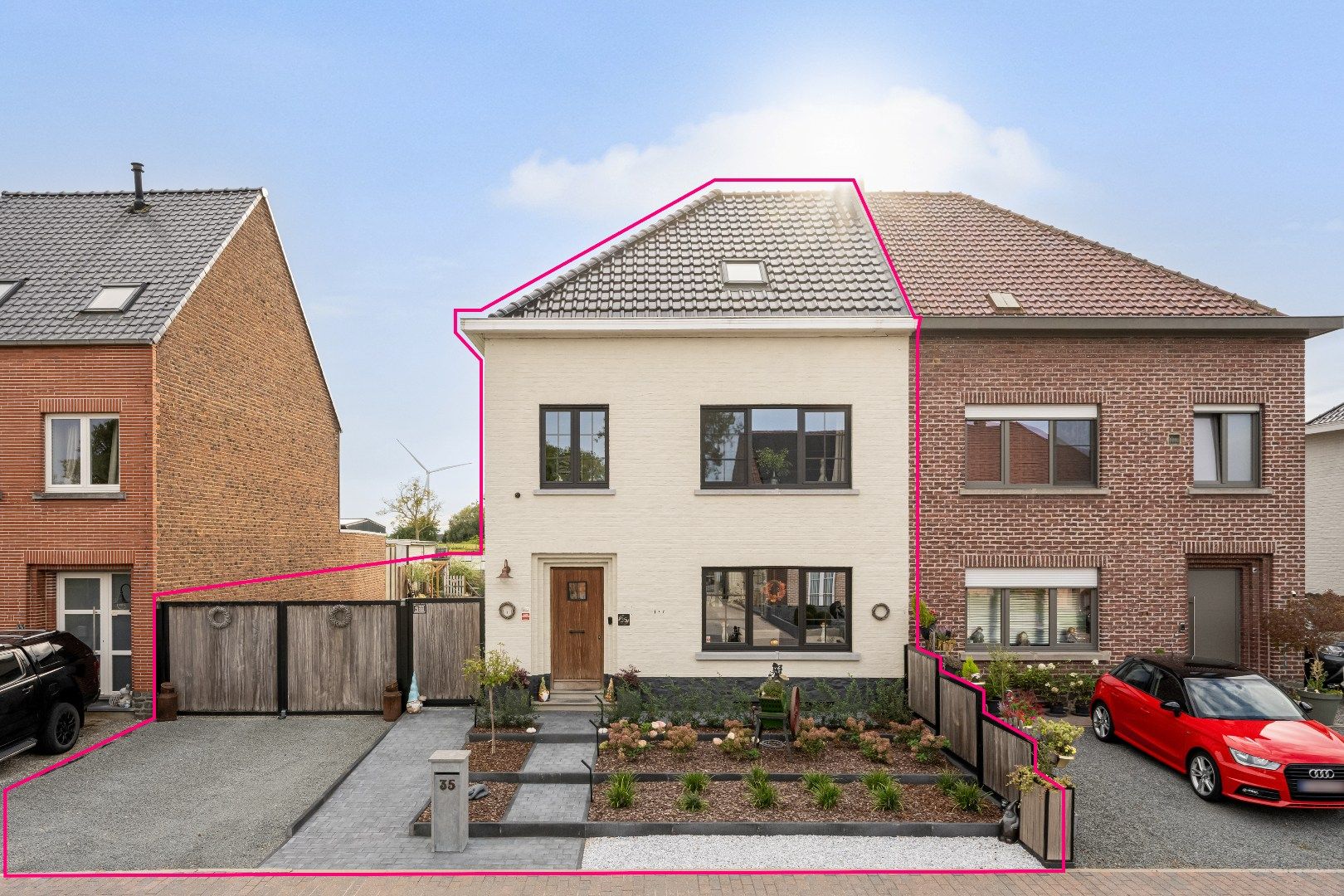 Volledig gerenoveerde solide woning met grote tuin foto 3