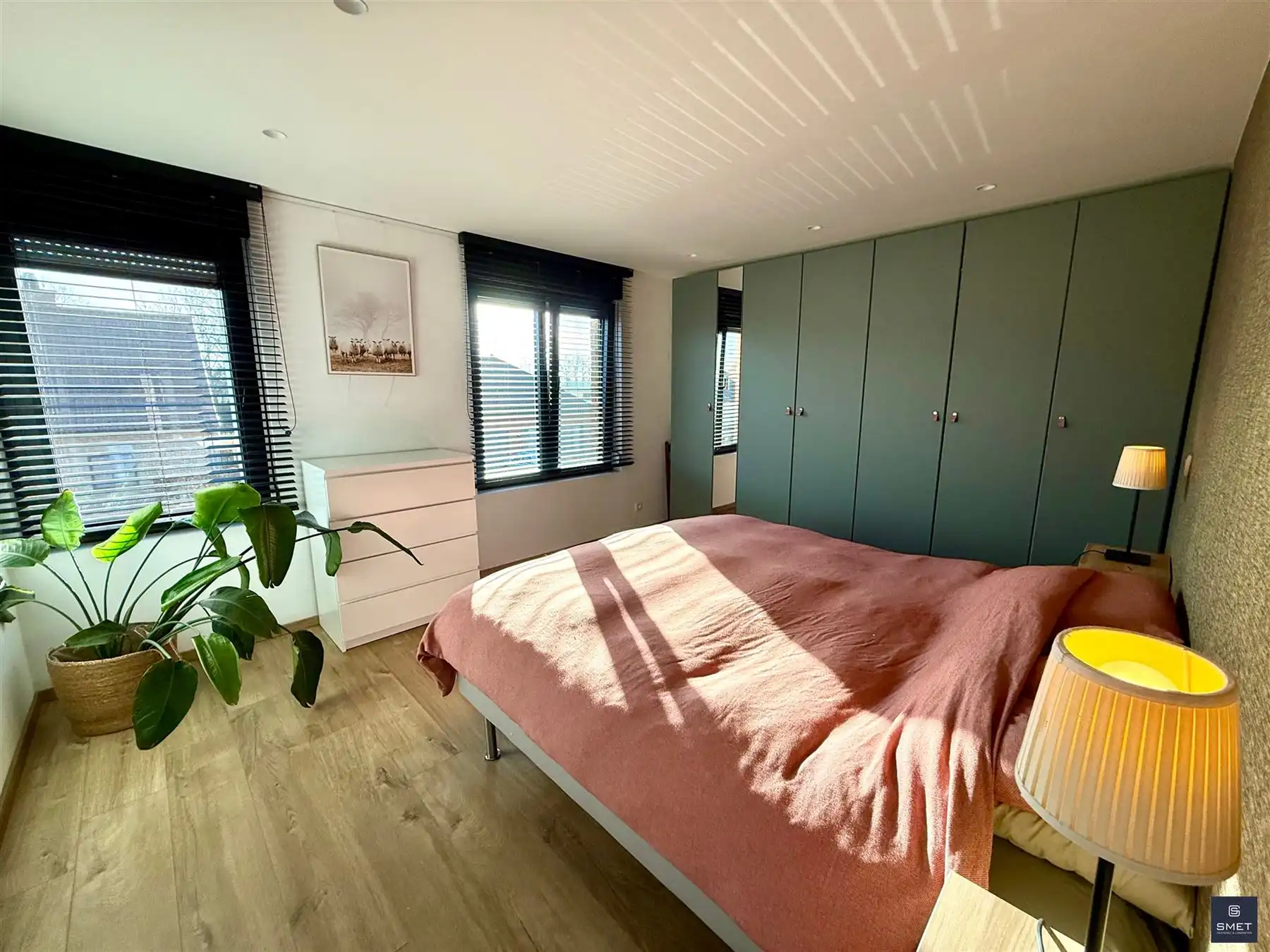 RUIME INSTAPKLARE WONING MET 3 SLPKS EN BUREEL OP PRACHTIG PERCEEL foto 10